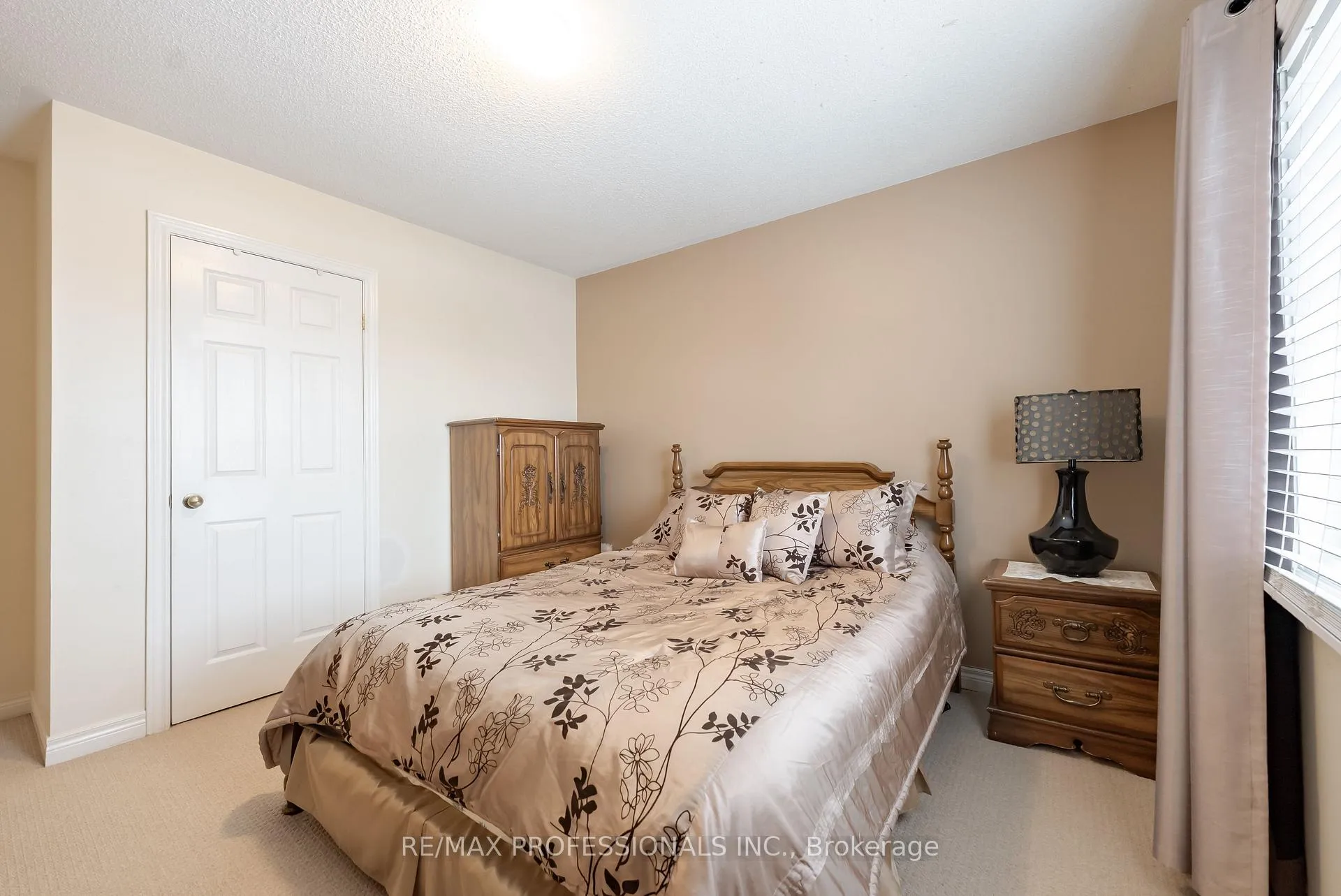 Photo 24 of 99 Desert Sand Drive, Brampton, Sandringham-Wellington — HOMEH