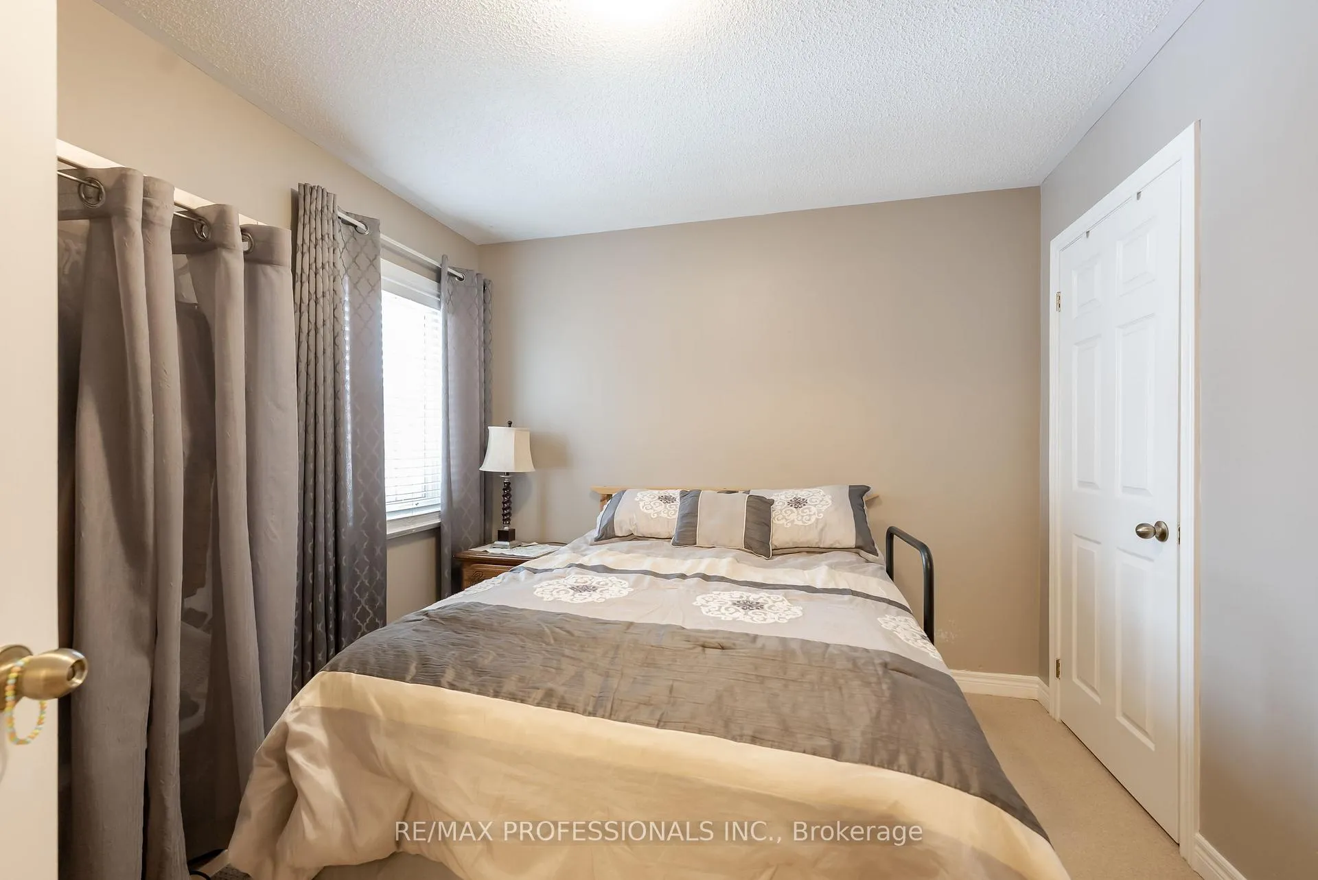 Photo 25 of 99 Desert Sand Drive, Brampton, Sandringham-Wellington — HOMEH