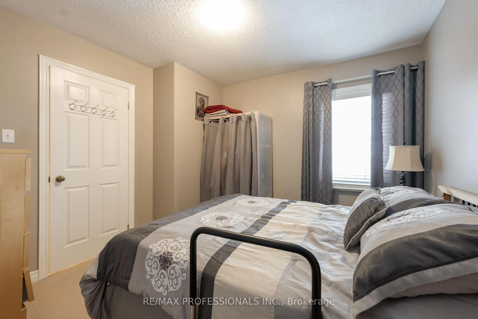 Photo 26 of 99 Desert Sand Drive, Brampton, Sandringham-Wellington — HOMEH