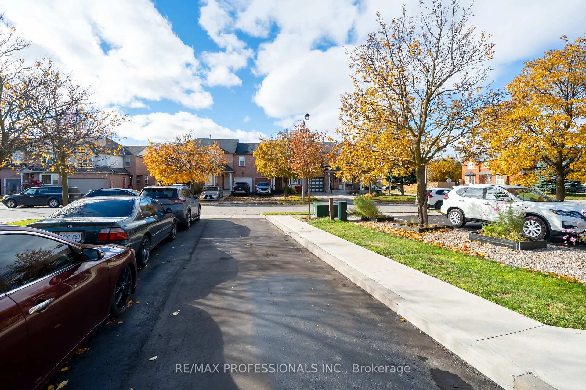 Photo 39 of 99 Desert Sand Drive, Brampton, Sandringham-Wellington — HOMEH