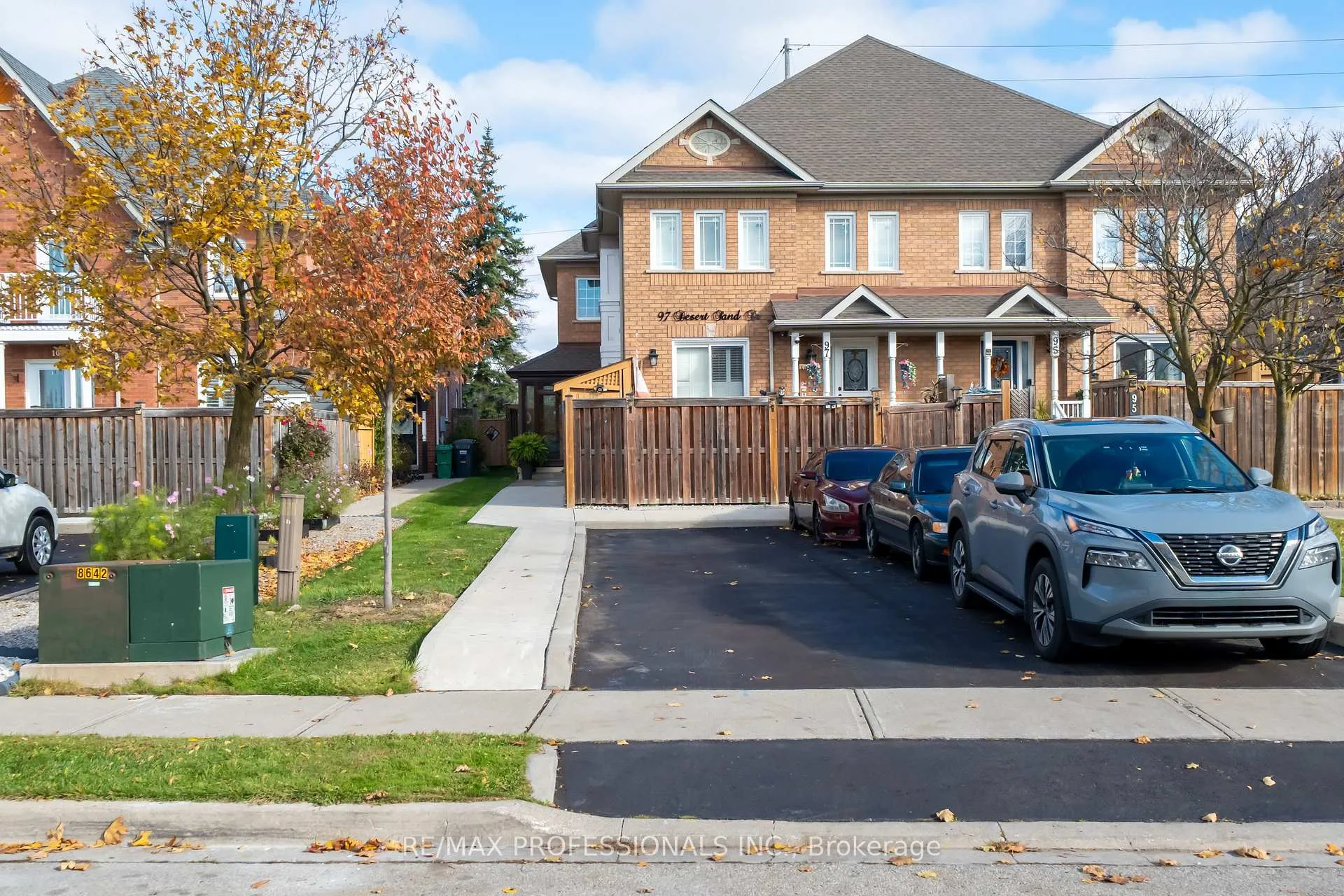 Photo 40 of 99 Desert Sand Drive, Brampton, Sandringham-Wellington — HOMEH