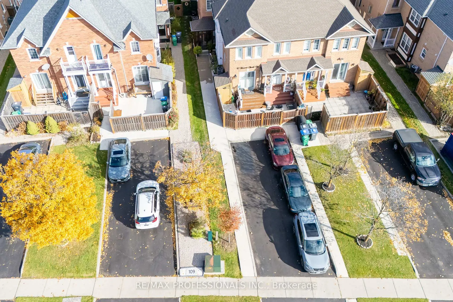 Photo 41 of 99 Desert Sand Drive, Brampton, Sandringham-Wellington — HOMEH