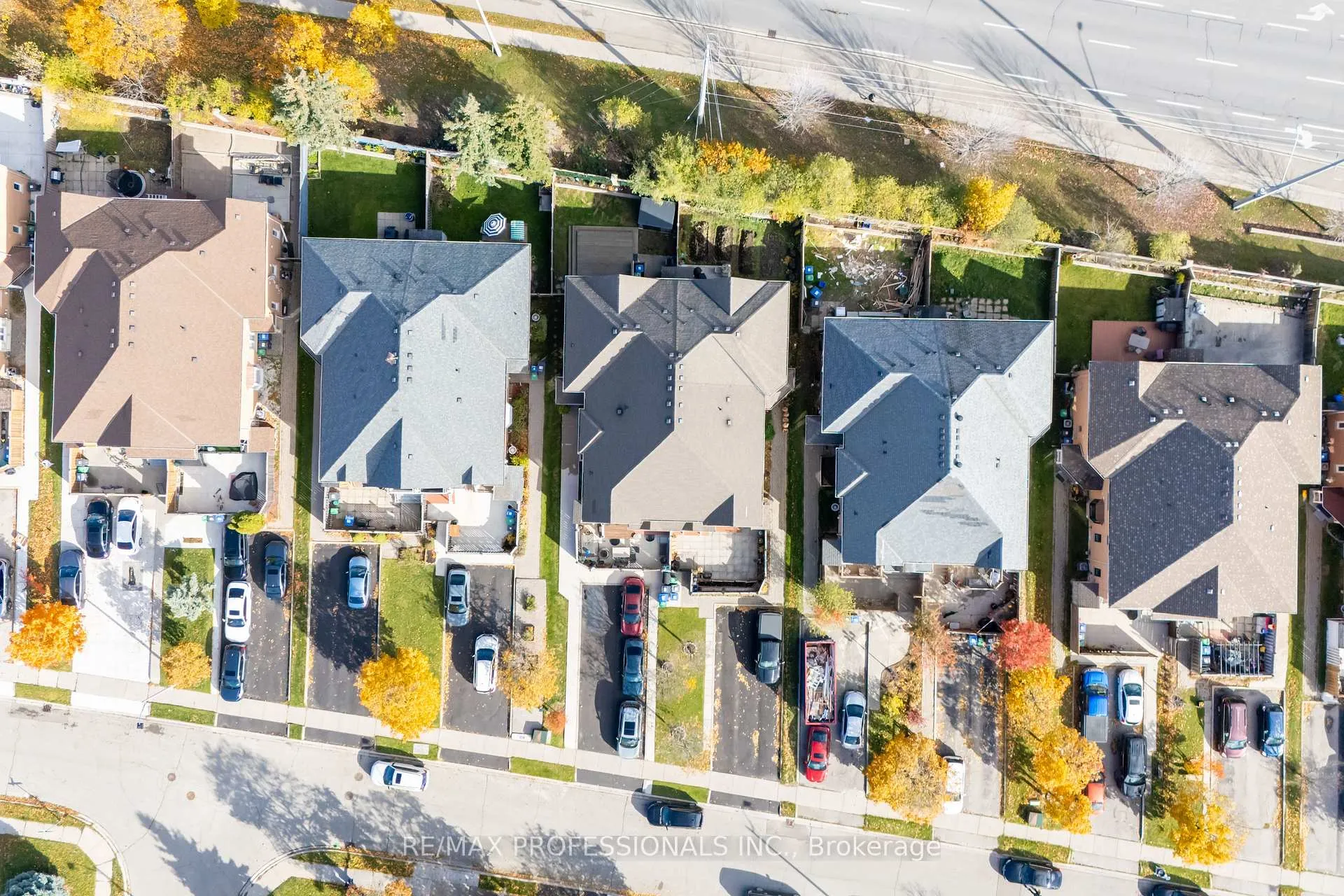 Photo 42 of 99 Desert Sand Drive, Brampton, Sandringham-Wellington — HOMEH