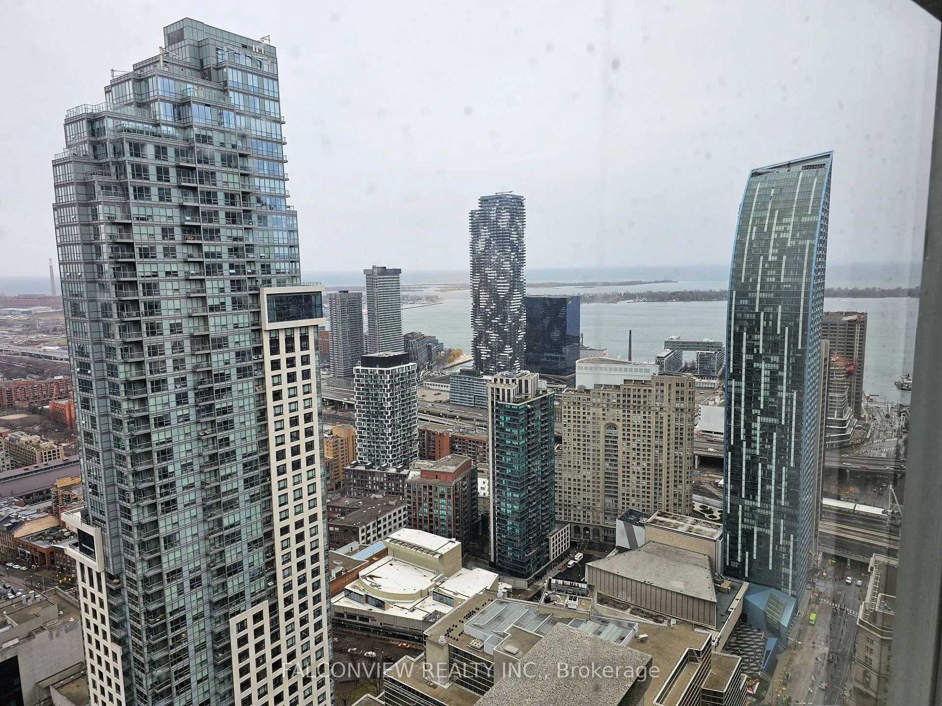 Front of Unit 4606, 1 King Street W
