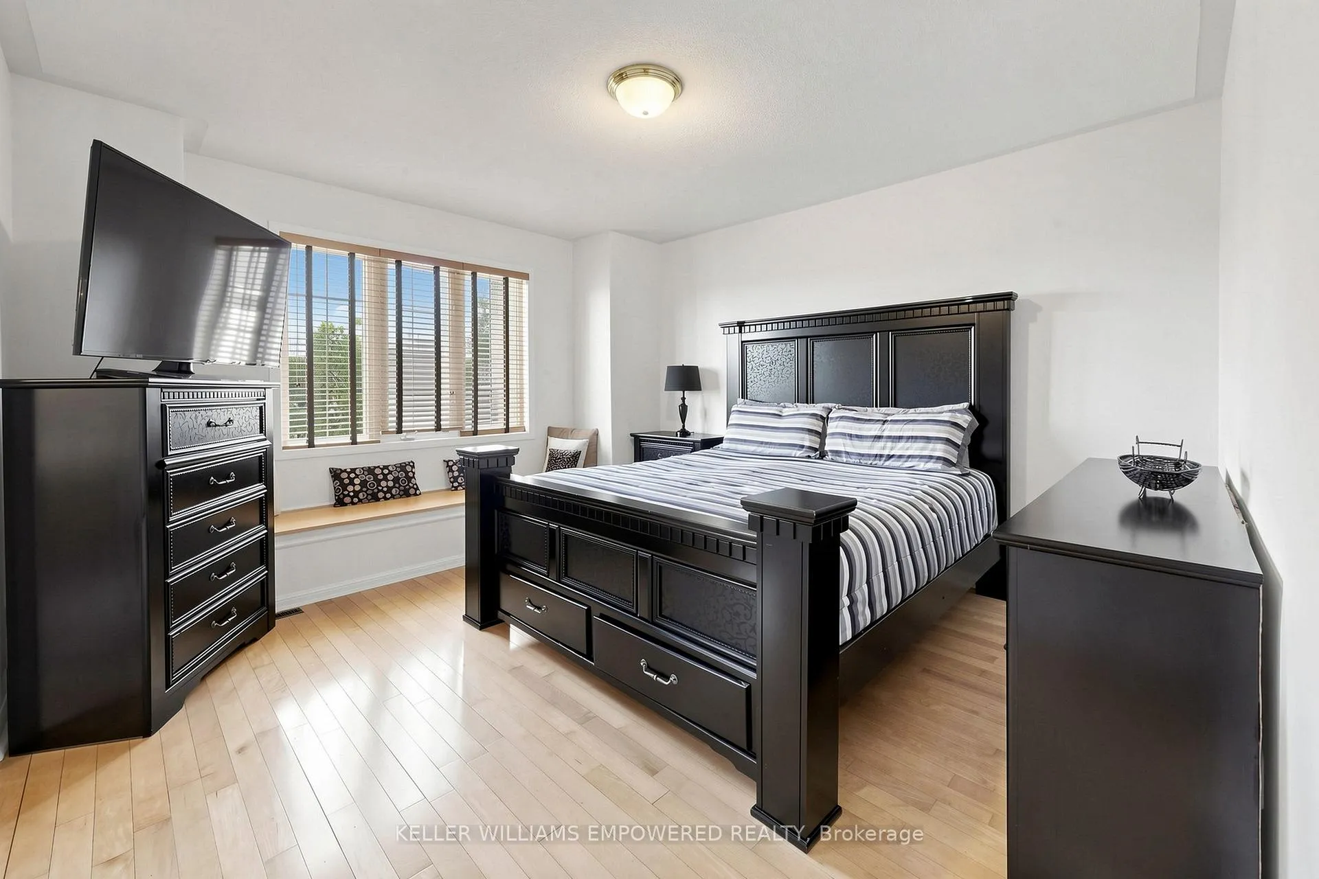Photo 15 of 14 Patience Drive, Brampton, Fletcher's Meadow — HOMEH