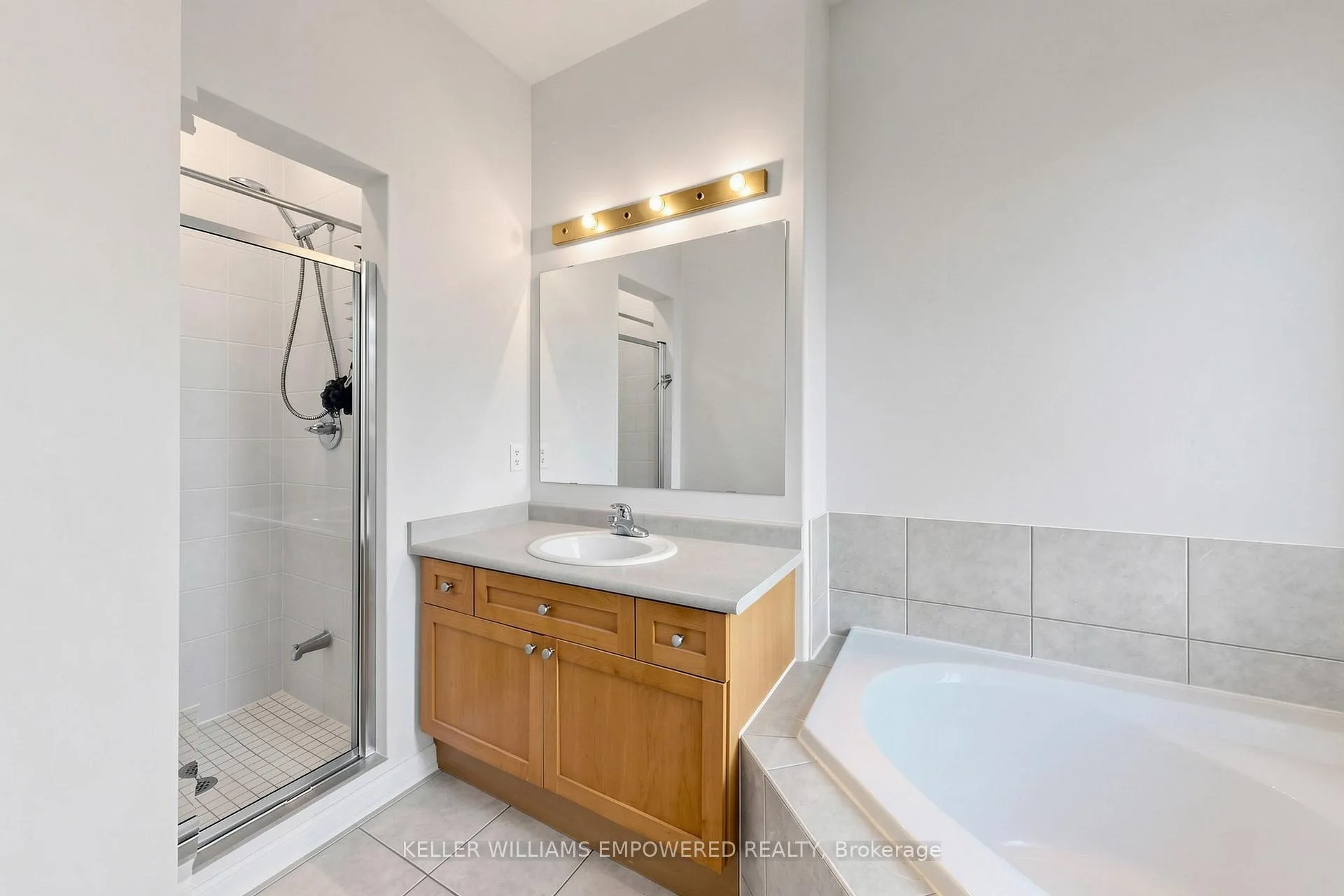 Photo 17 of 14 Patience Drive, Brampton, Fletcher's Meadow — HOMEH