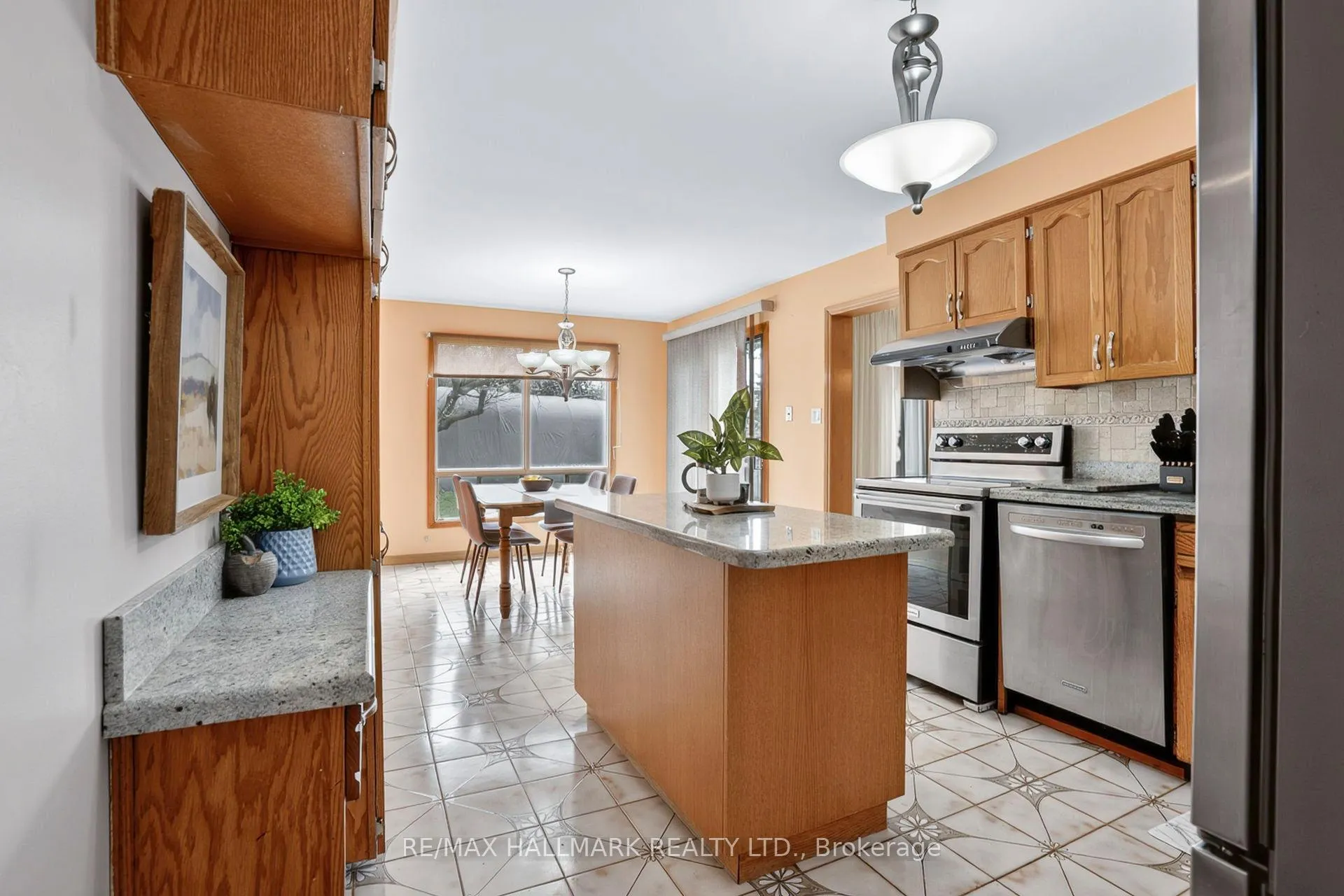 Photo 9 of 11 Greenvale Terrace, Scarborough, West Hill — HOMEH