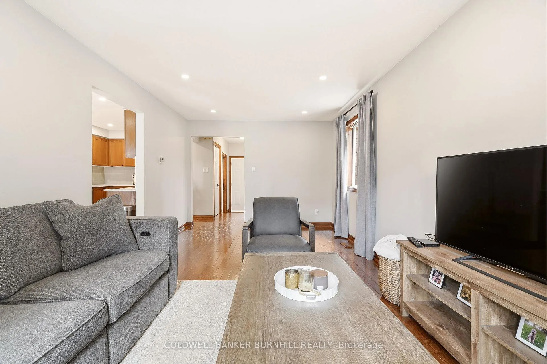 Photo 11 of 1 Tomahawk Drive, Grimsby, Grimsby East — HOMEH