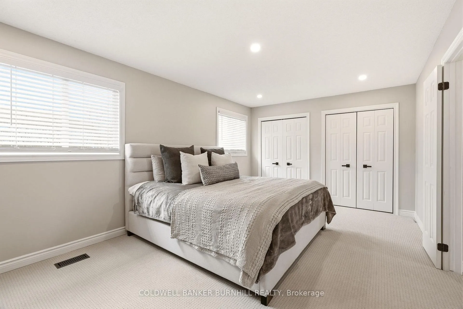 Photo 20 of 1 Tomahawk Drive, Grimsby, Grimsby East — HOMEH