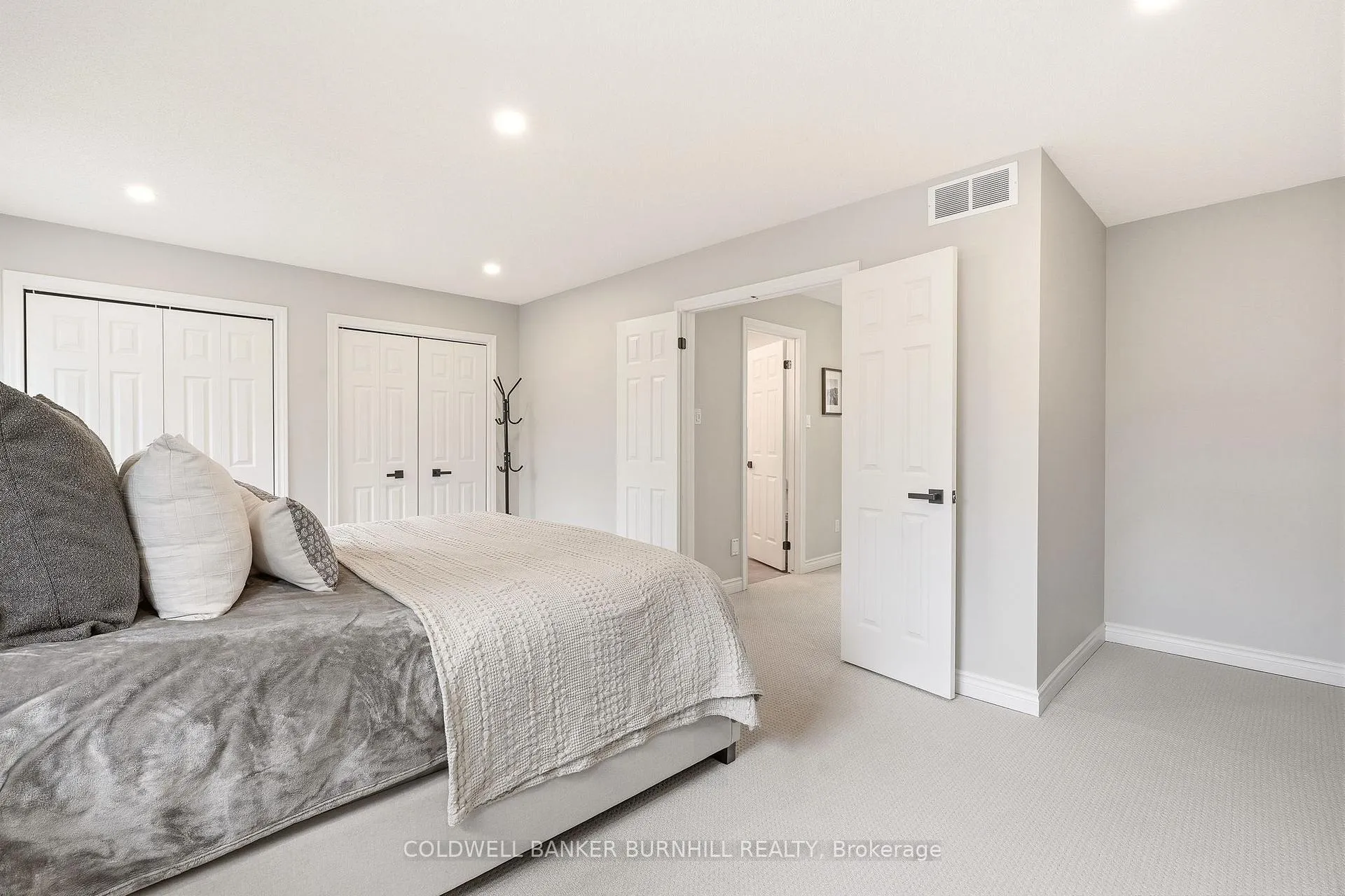 Photo 23 of 1 Tomahawk Drive, Grimsby, Grimsby East — HOMEH