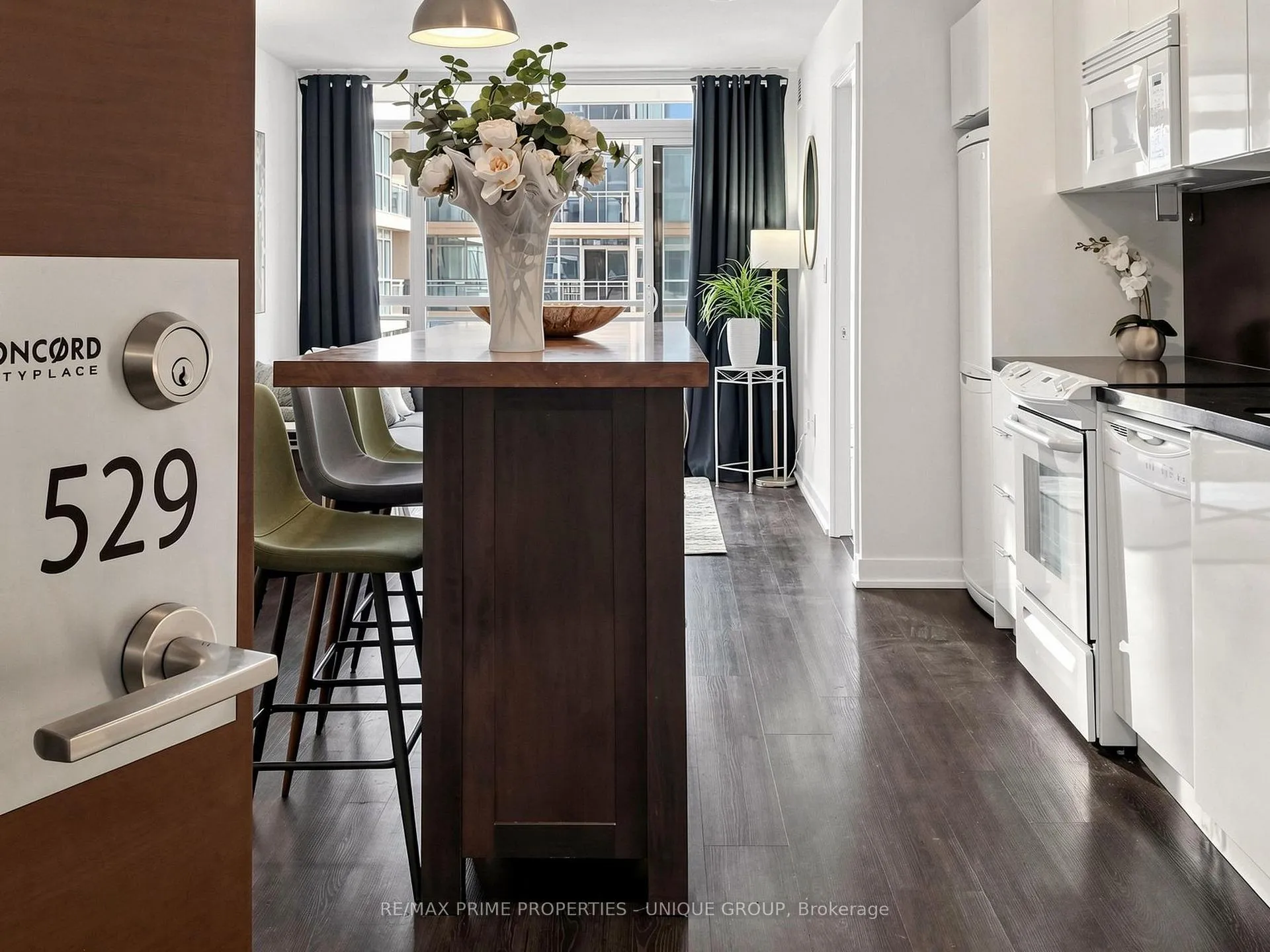 Photo 4 of Unit 529, 10 Capreol Court, Toronto, Waterfront Communities — HOMEH