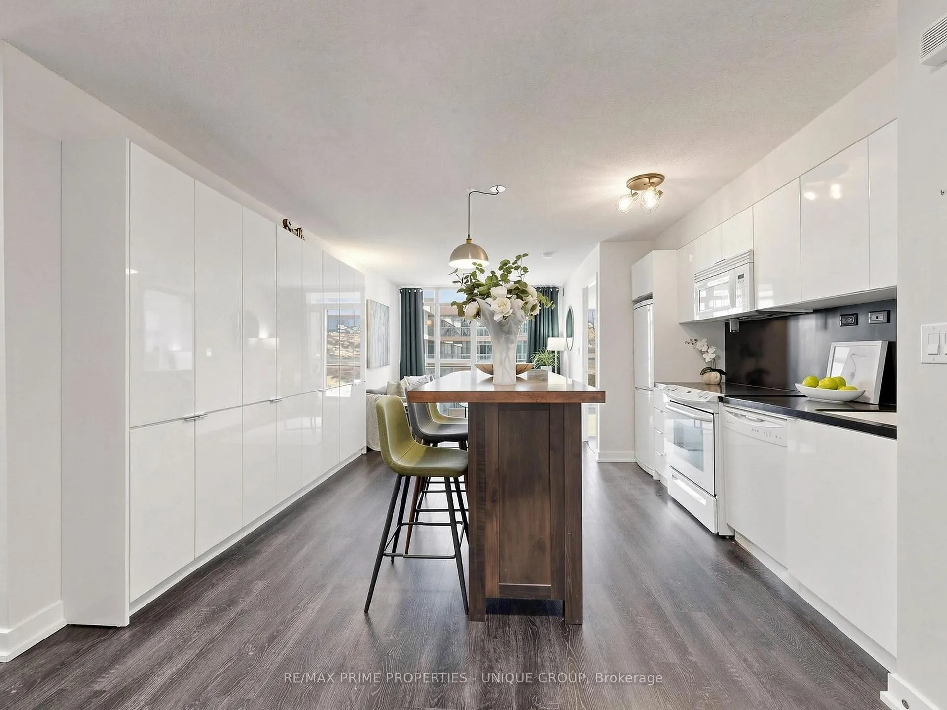 Photo 5 of Unit 529, 10 Capreol Court, Toronto, Waterfront Communities — HOMEH