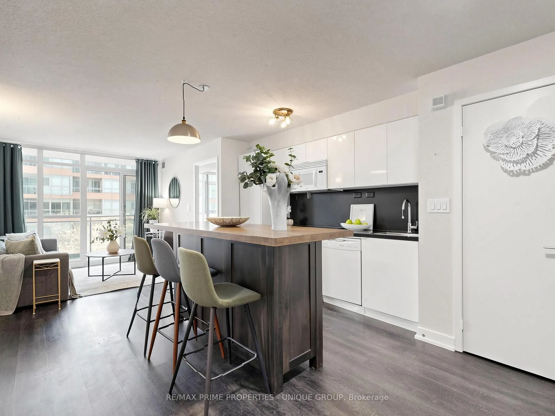 Photo 6 of Unit 529, 10 Capreol Court, Toronto, Waterfront Communities — HOMEH