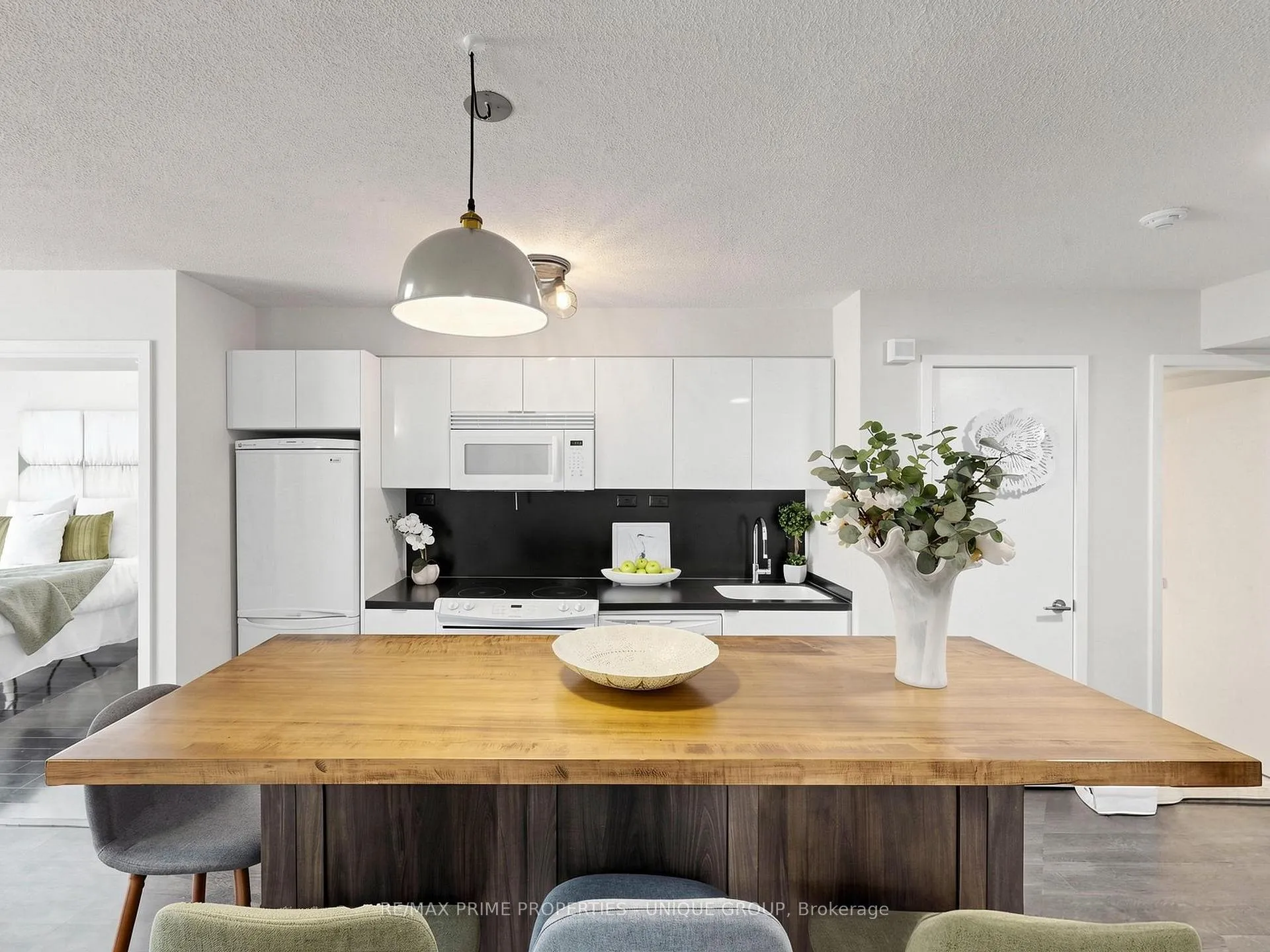 Photo 7 of Unit 529, 10 Capreol Court, Toronto, Waterfront Communities — HOMEH
