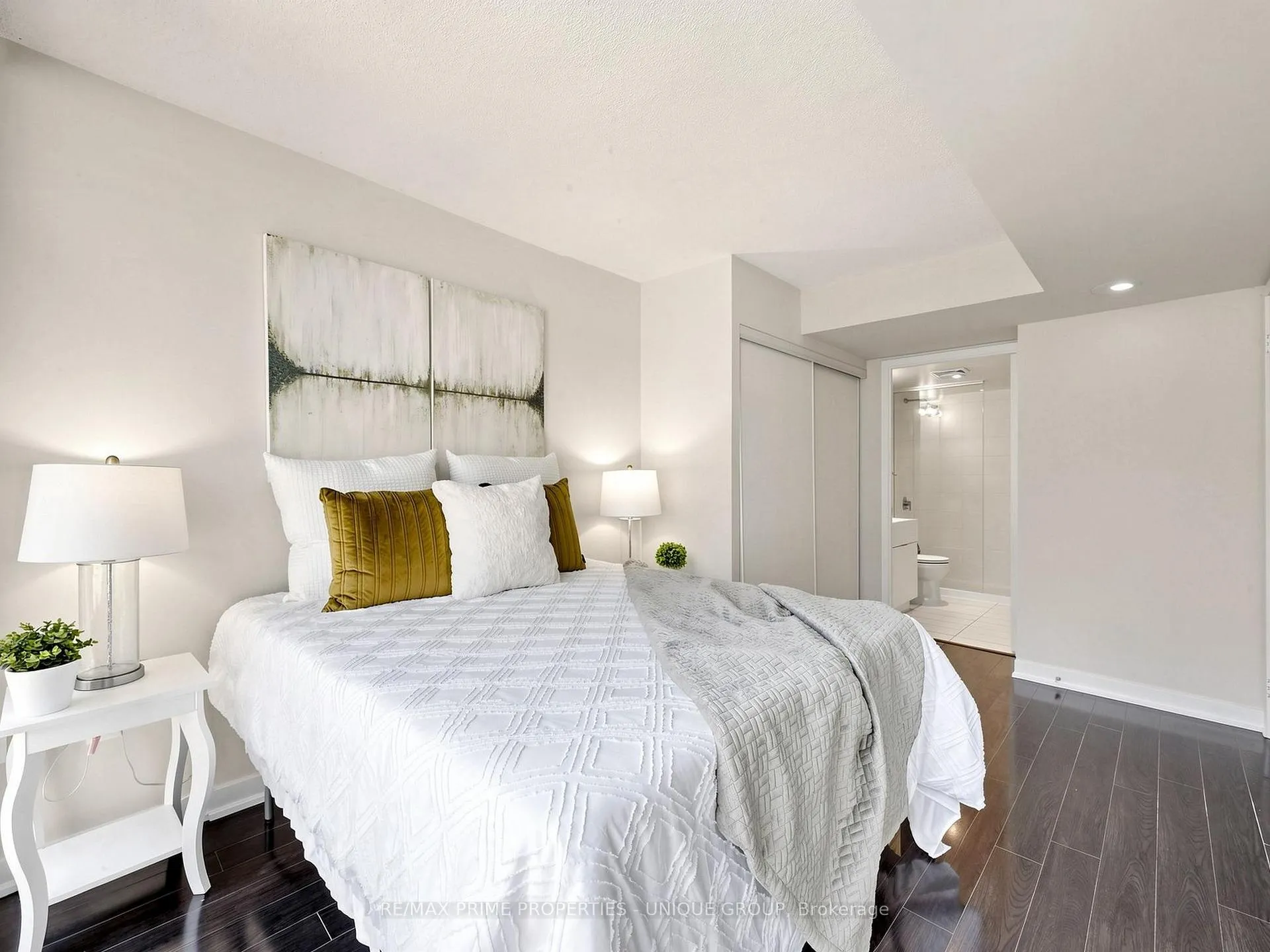Photo 19 of Unit 529, 10 Capreol Court, Toronto, Waterfront Communities — HOMEH