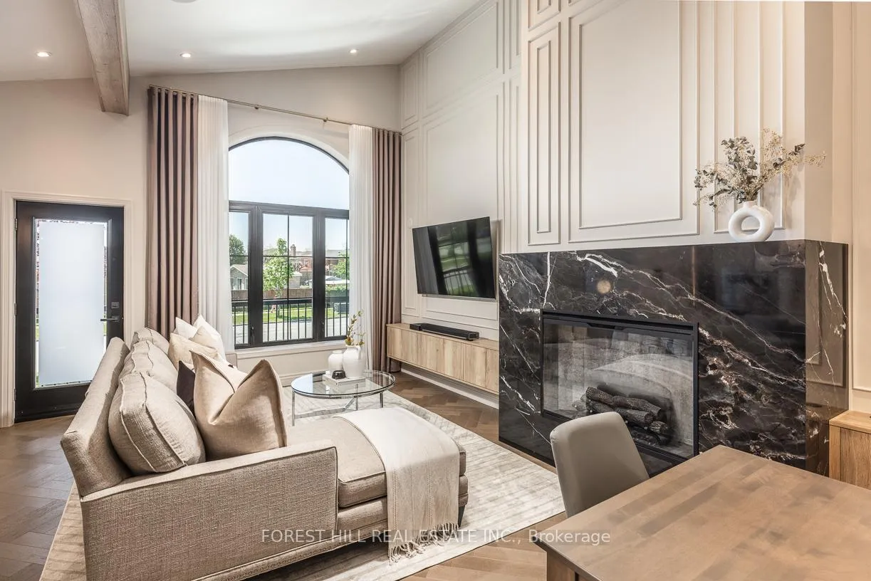 Photo 3 of 596 Woodbridge Avenue, Vaughan, West Woodbridge — HOMEH