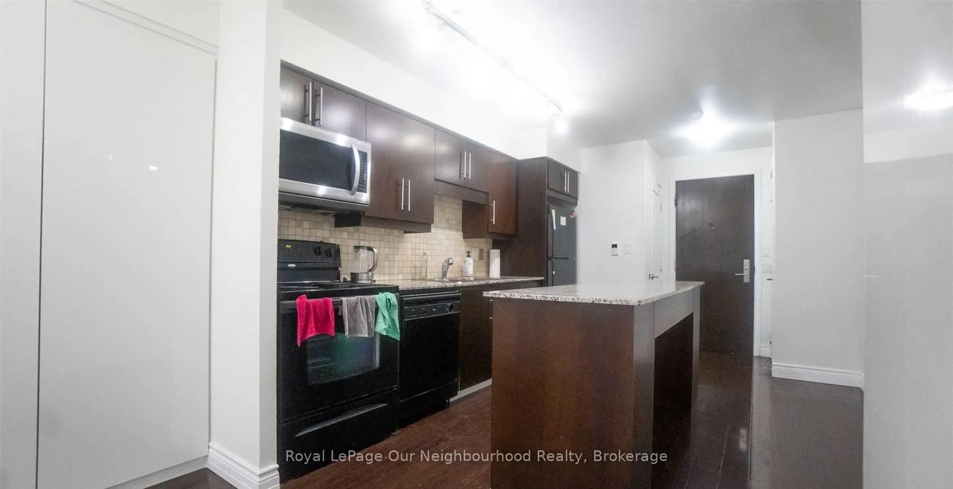 Photo 2 of Unit 603, 20 Blue Jays Way, Toronto, Waterfront Communities — HOMEH