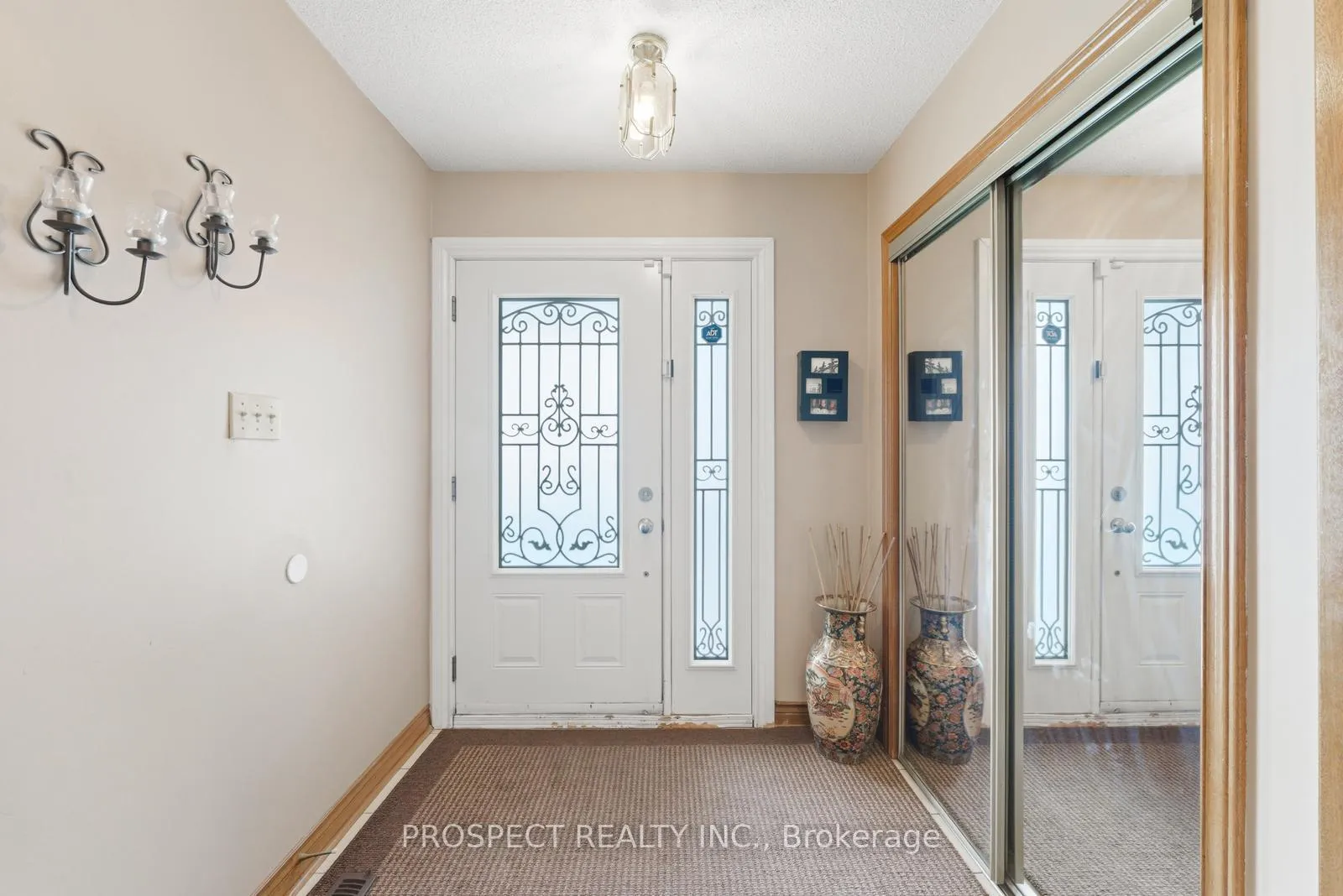 Photo 5 of 8435 Martin Grove Road, Vaughan, West Woodbridge — HOMEH