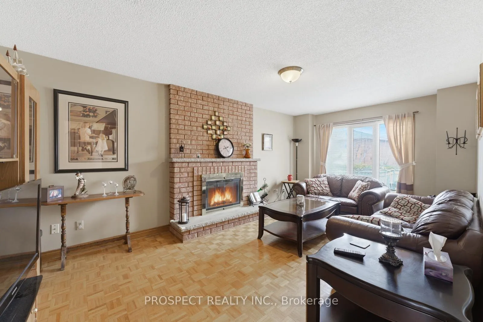 Photo 7 of 8435 Martin Grove Road, Vaughan, West Woodbridge — HOMEH