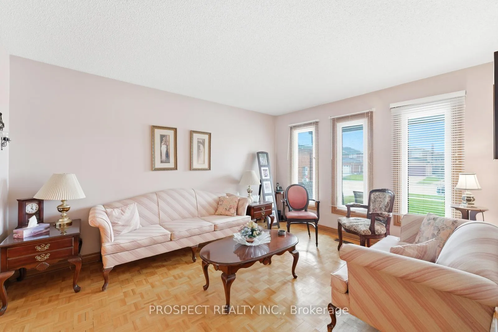 Photo 10 of 8435 Martin Grove Road, Vaughan, West Woodbridge — HOMEH