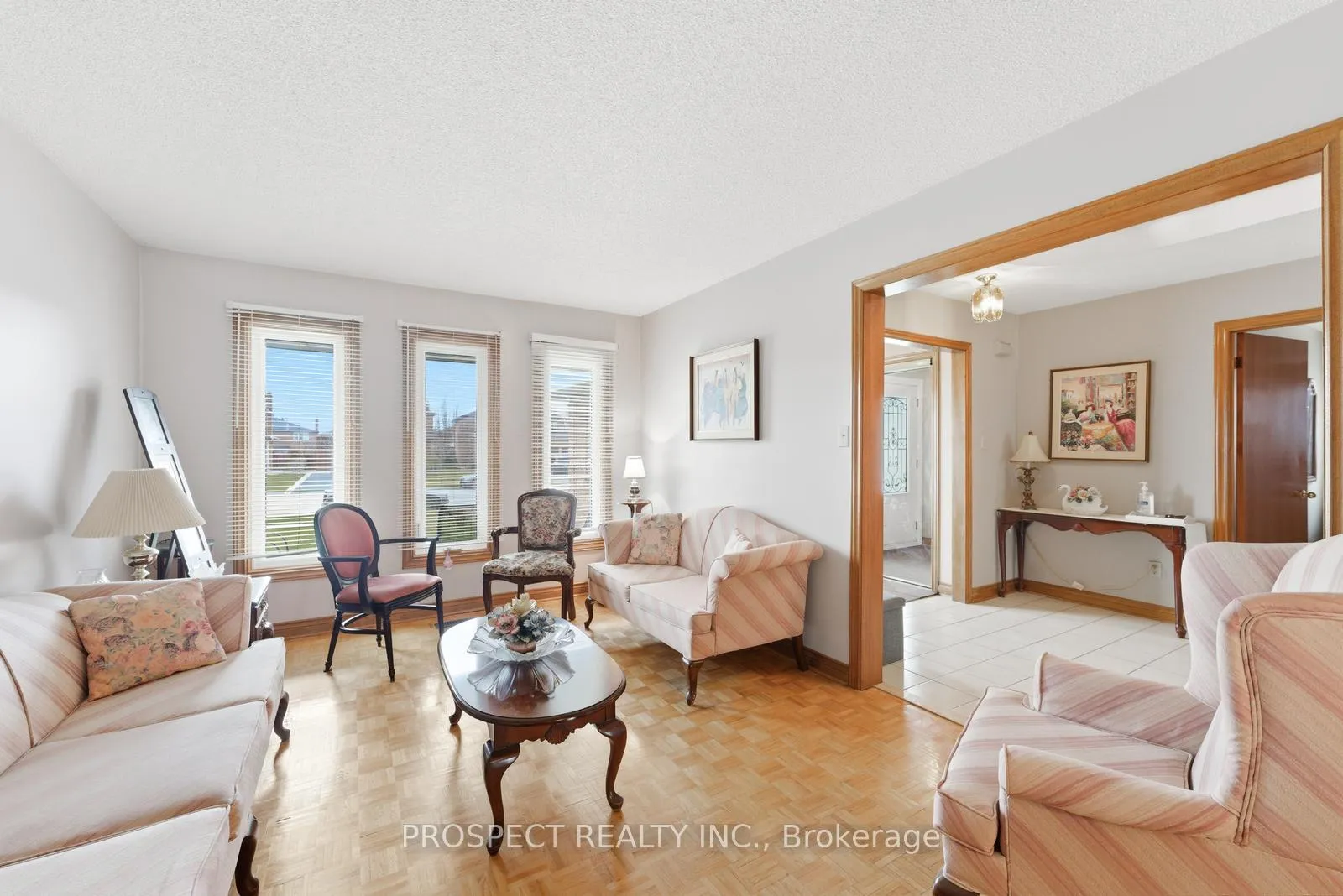 Photo 11 of 8435 Martin Grove Road, Vaughan, West Woodbridge — HOMEH