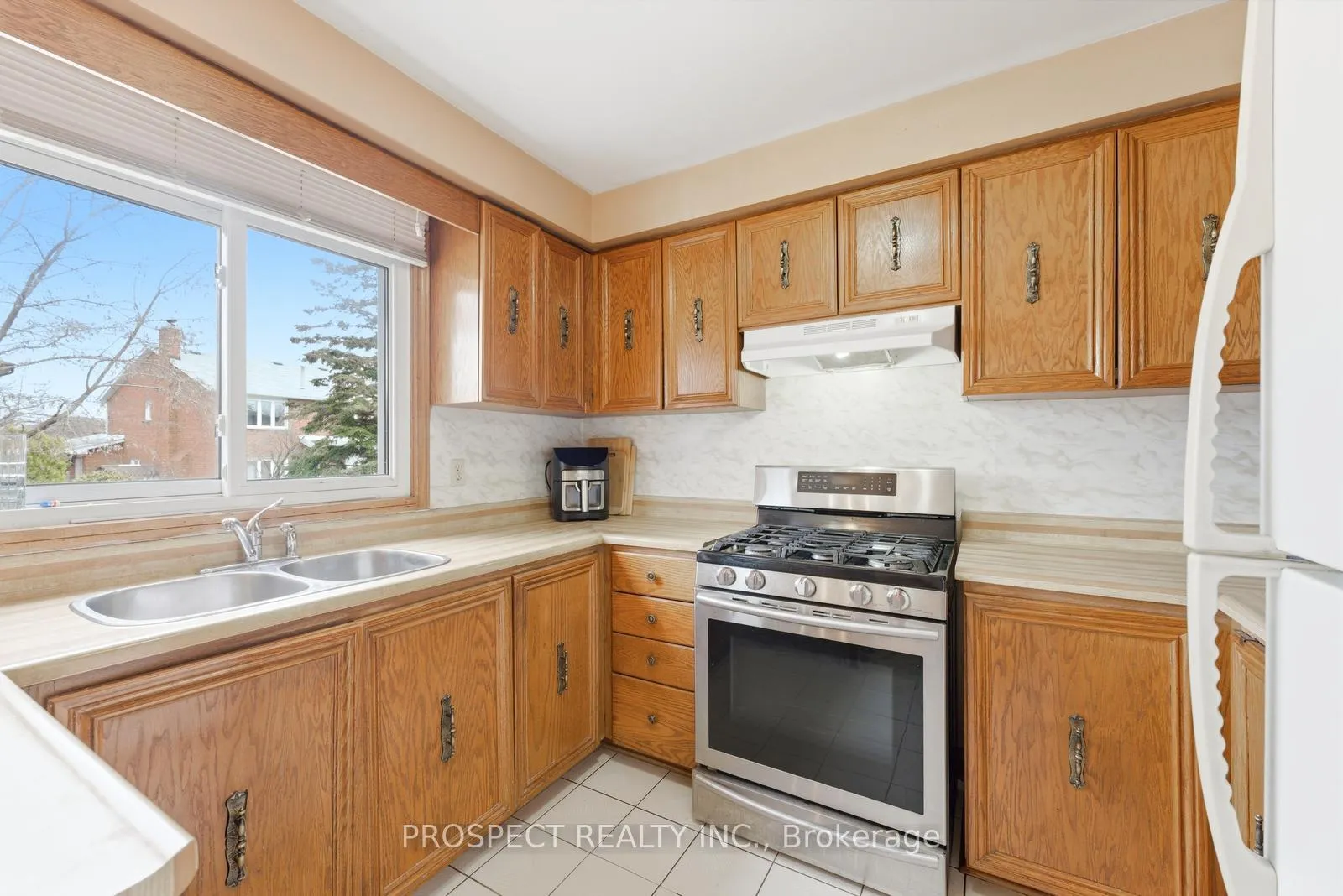 Photo 19 of 8435 Martin Grove Road, Vaughan, West Woodbridge — HOMEH