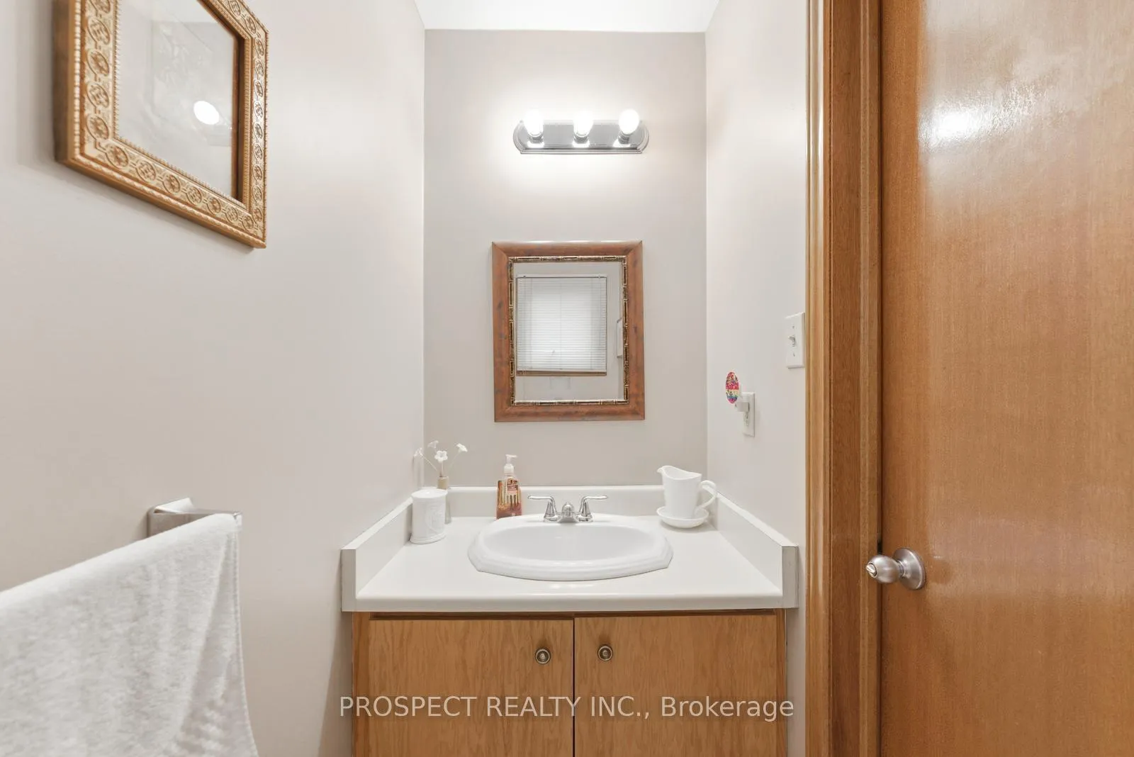 Photo 24 of 8435 Martin Grove Road, Vaughan, West Woodbridge — HOMEH