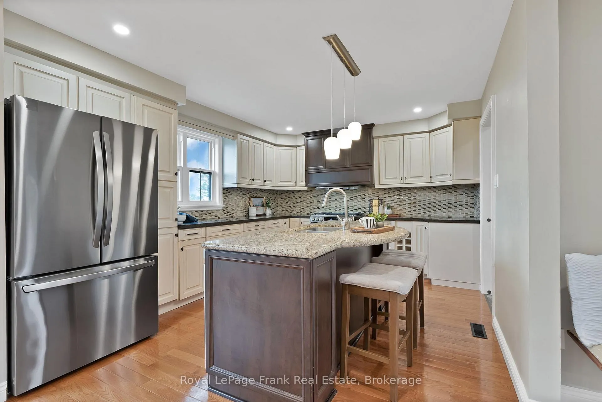 Photo 19 of 8 Gamron Avenue, Uxbridge, Rural Uxbridge — HOMEH