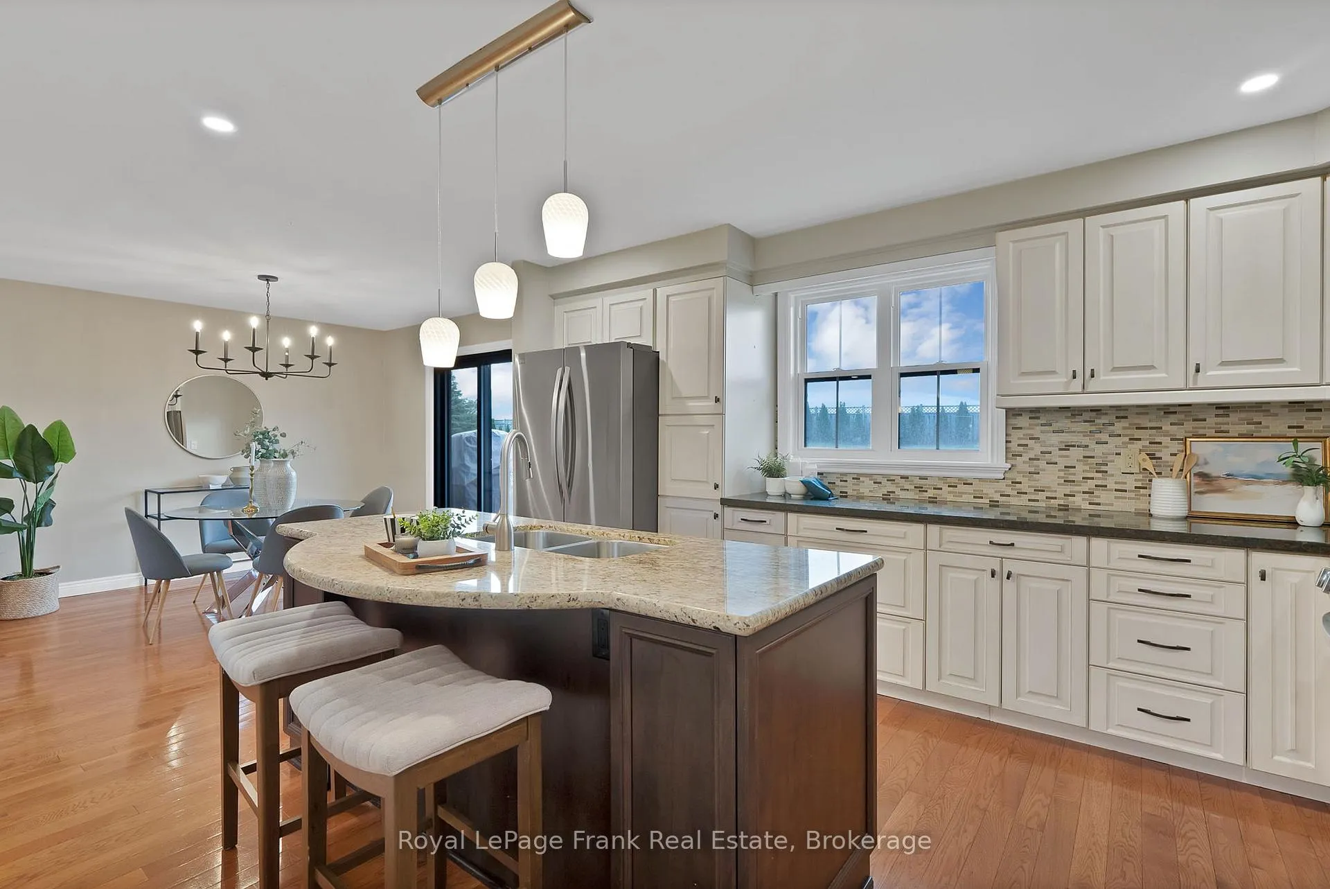 Photo 20 of 8 Gamron Avenue, Uxbridge, Rural Uxbridge — HOMEH