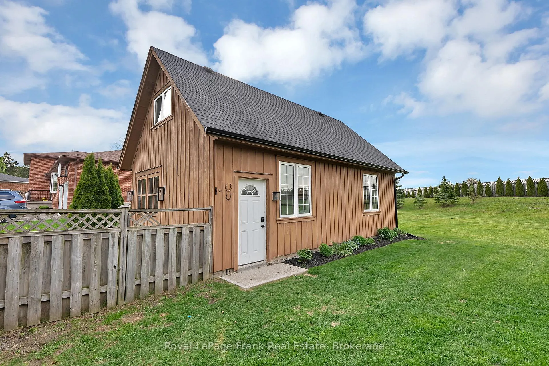 Photo 41 of 8 Gamron Avenue, Uxbridge, Rural Uxbridge — HOMEH