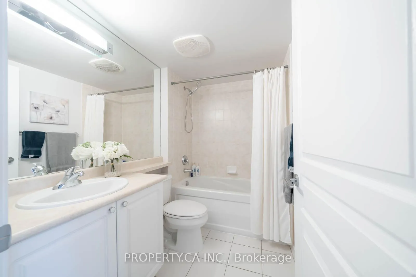Photo 13 of Unit 3009, 18 Yonge Street, Toronto, Waterfront Communities — HOMEH