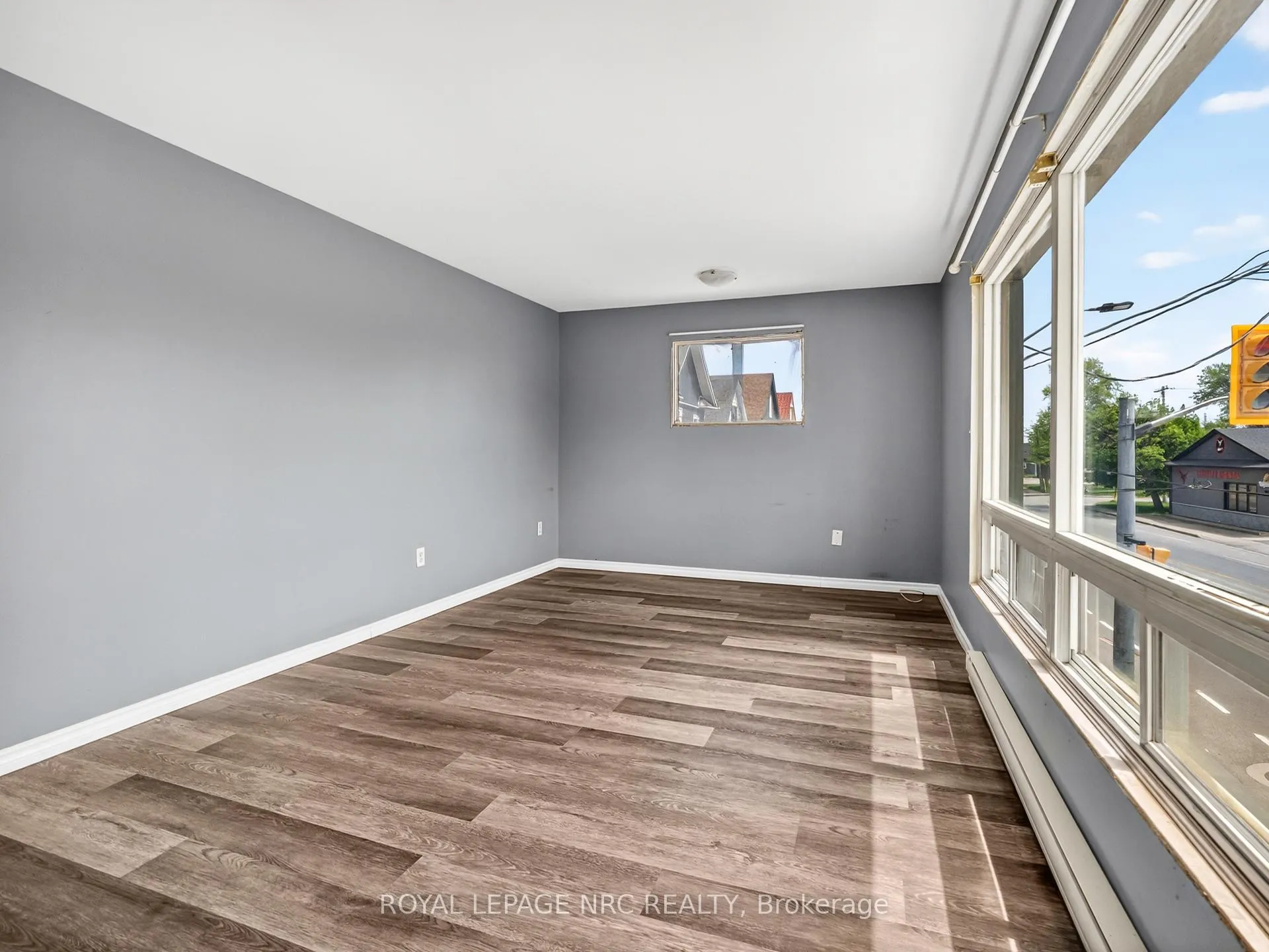 Photo 10 of 478 East Main Street, Welland, Welland Downtown — HOMEH