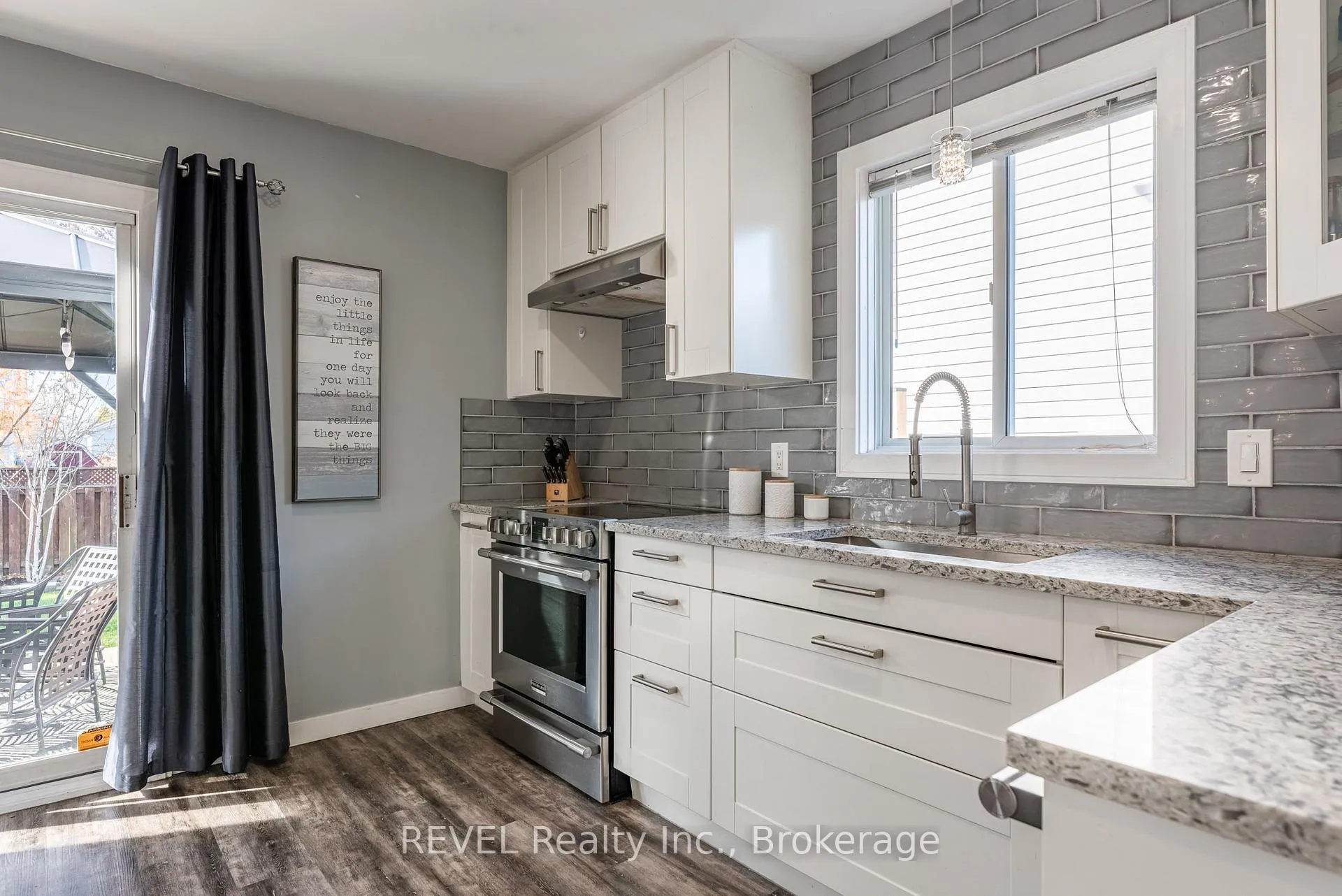 Photo 2 of 259 Vansickle Road, St. Catharines, Rykert/Vansickle — HOMEH