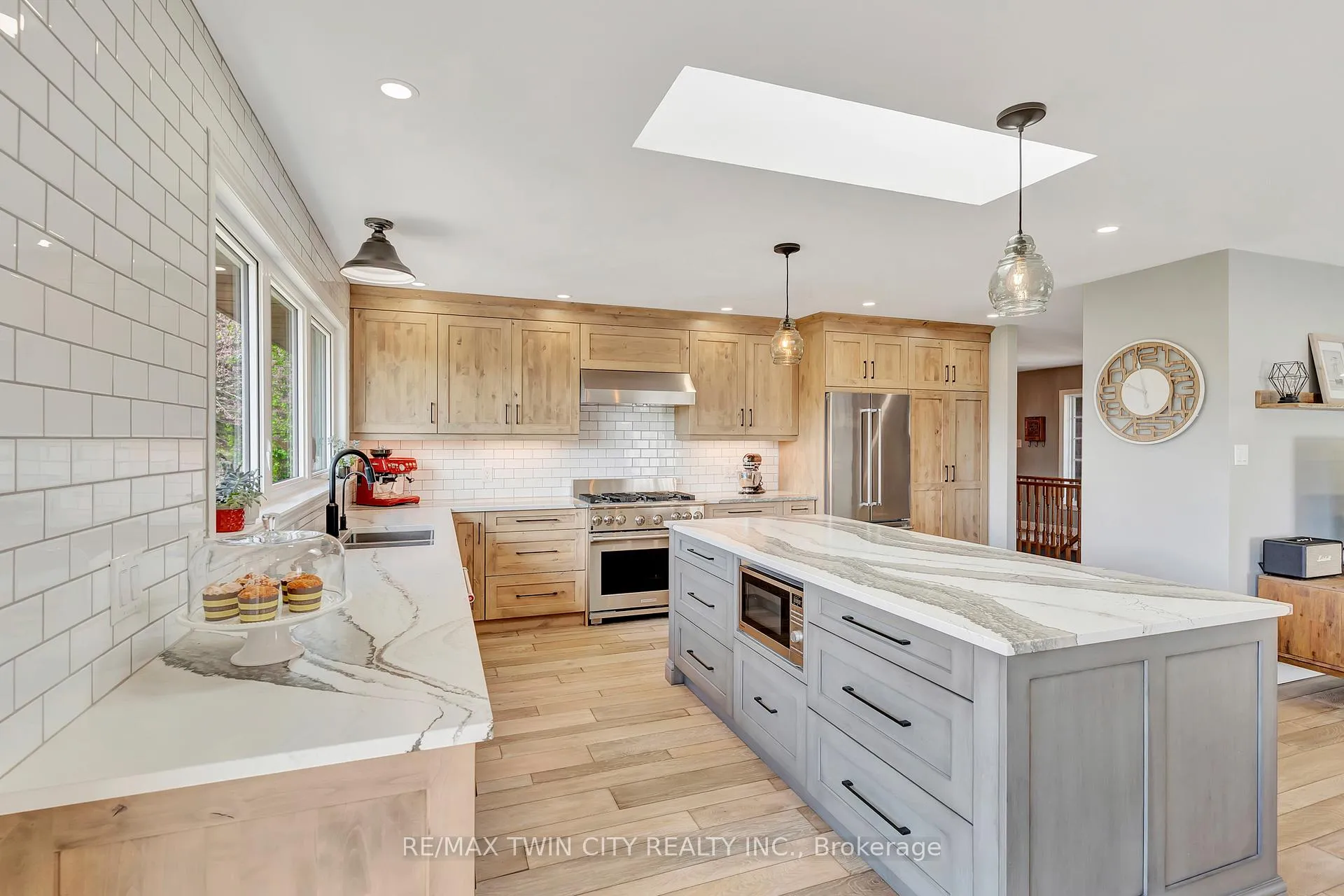 Photo 11 of 3 Russell Crescent, Brant, South Dumfries — HOMEH
