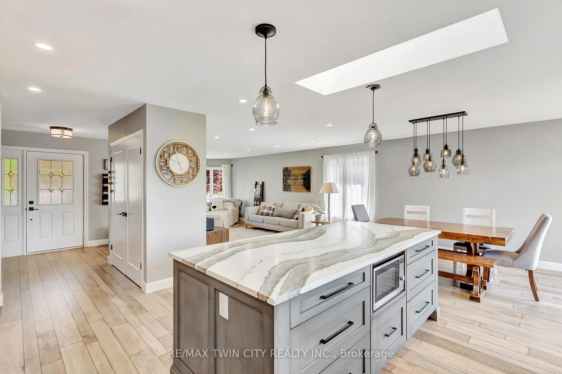 Photo 13 of 3 Russell Crescent, Brant, South Dumfries — HOMEH