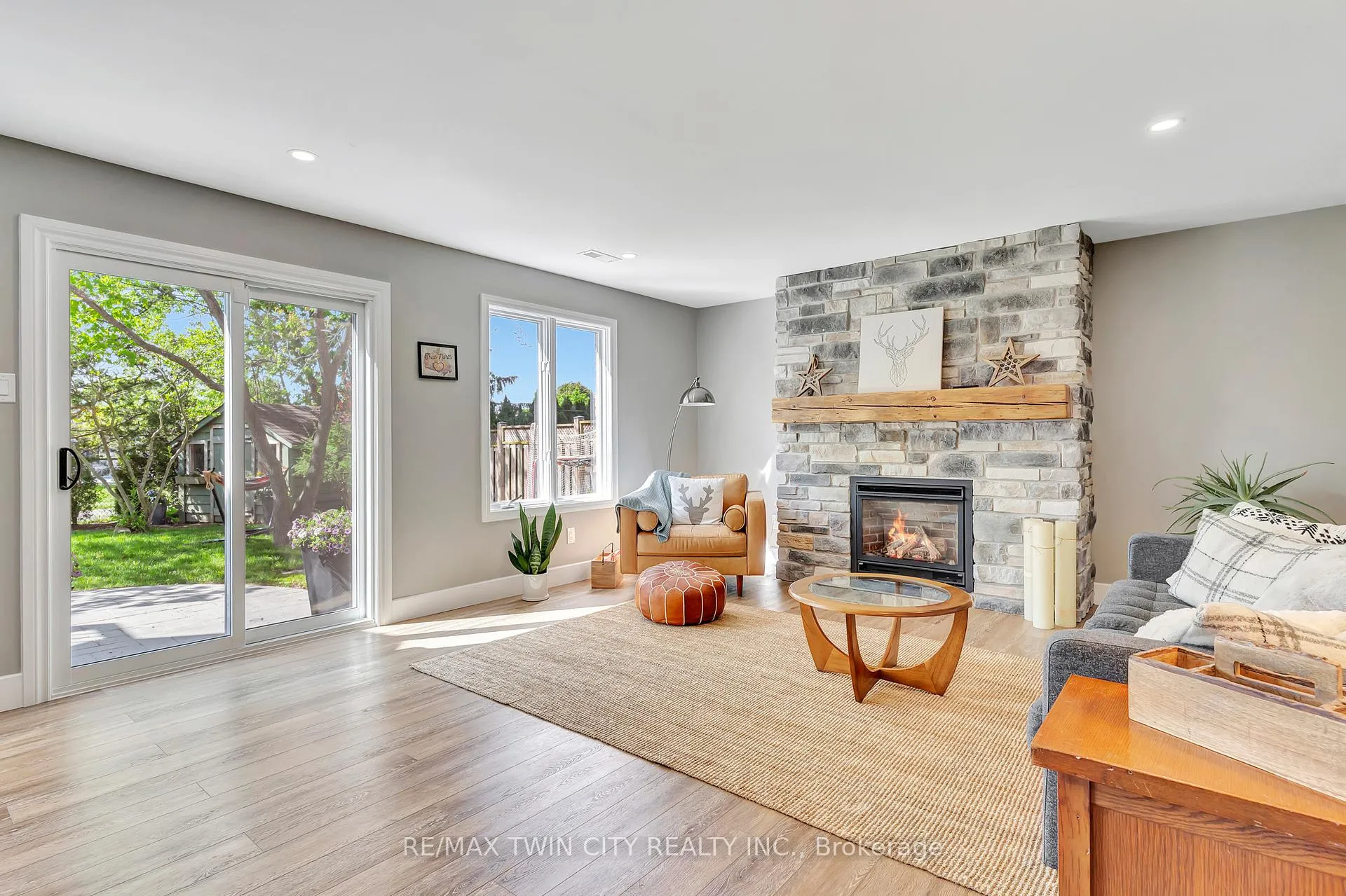 Photo 25 of 3 Russell Crescent, Brant, South Dumfries — HOMEH