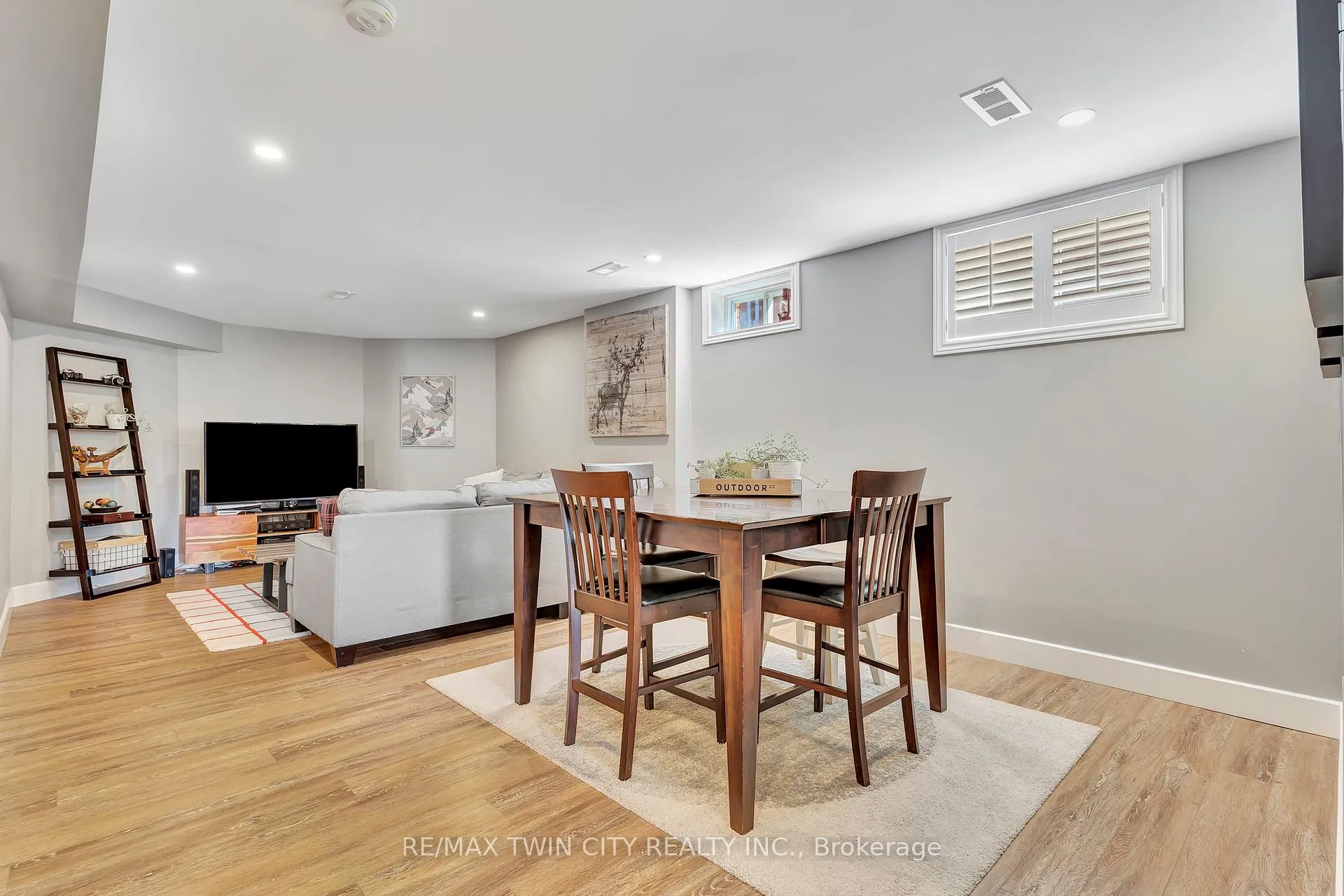 Photo 28 of 3 Russell Crescent, Brant, South Dumfries — HOMEH