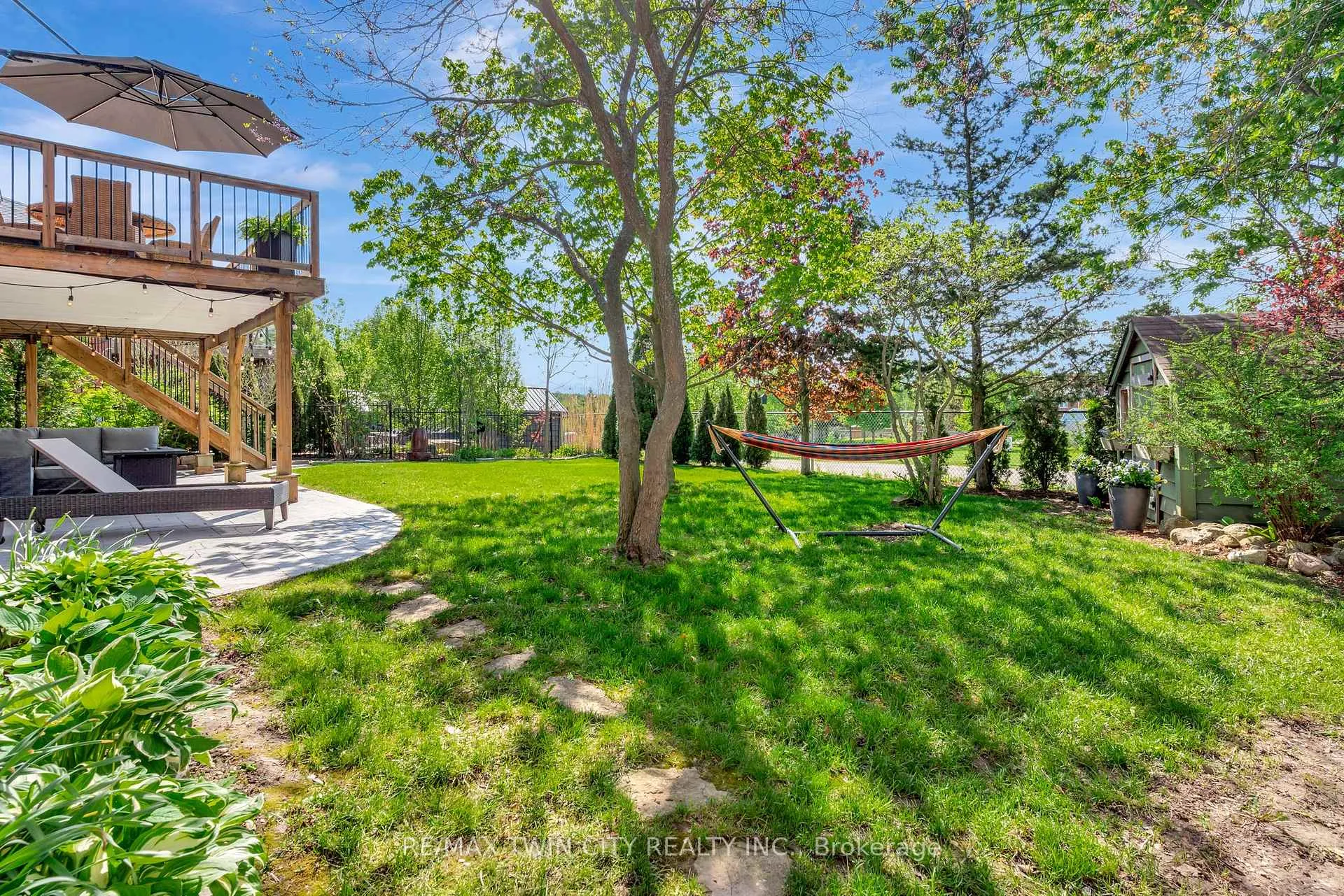 Photo 37 of 3 Russell Crescent, Brant, South Dumfries — HOMEH