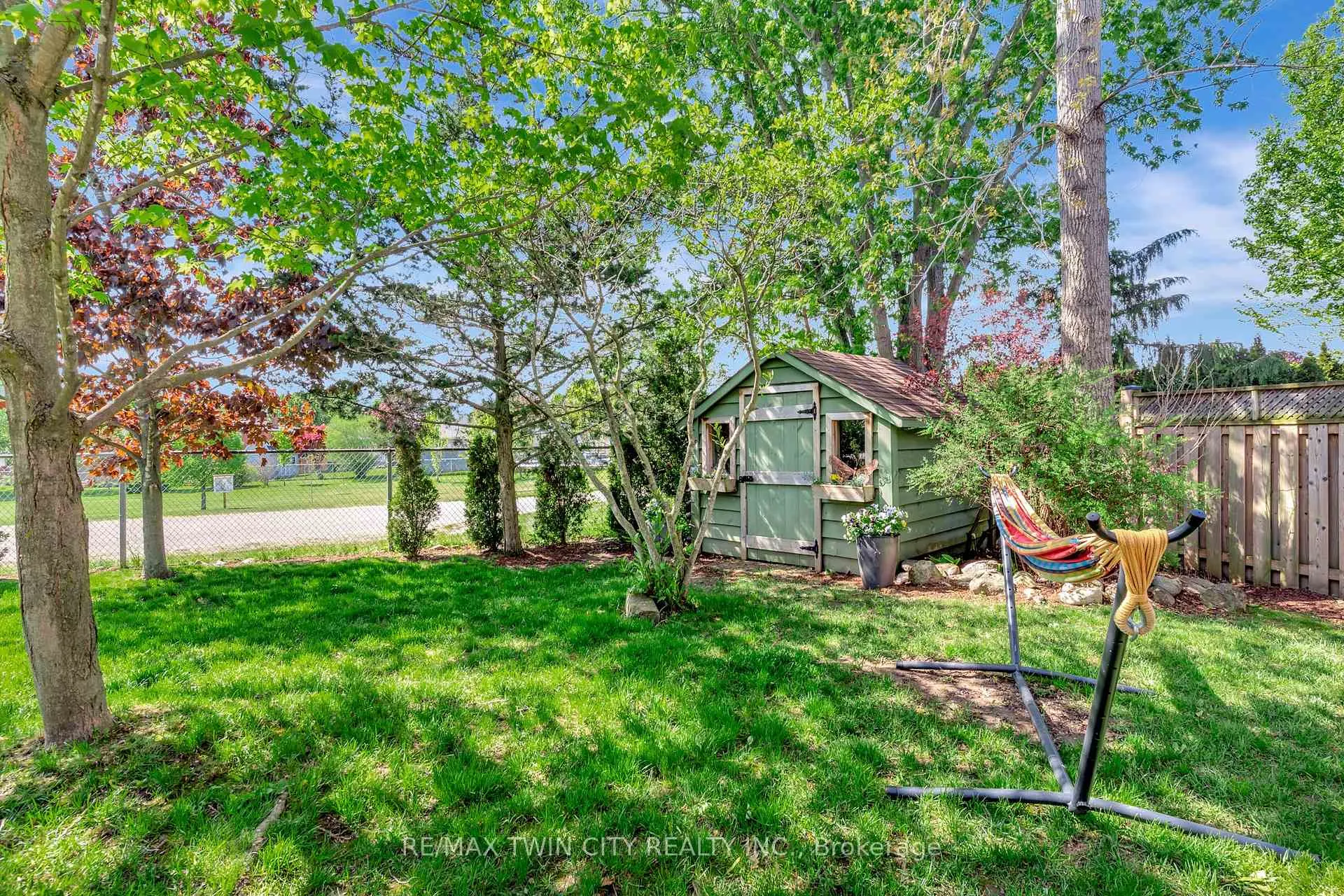 Photo 39 of 3 Russell Crescent, Brant, South Dumfries — HOMEH