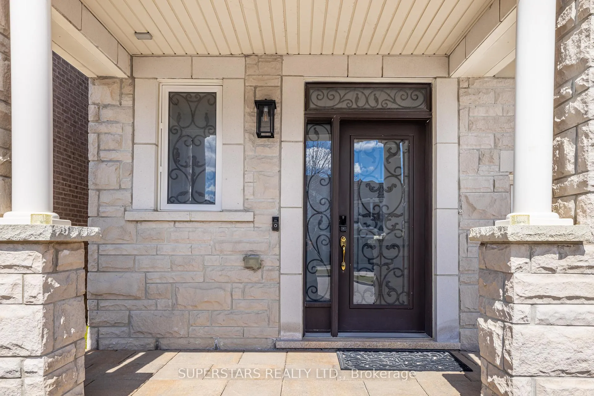 Photo 3 of 333 Thomas Phillips Drive, Aurora, Rural Aurora — HOMEH