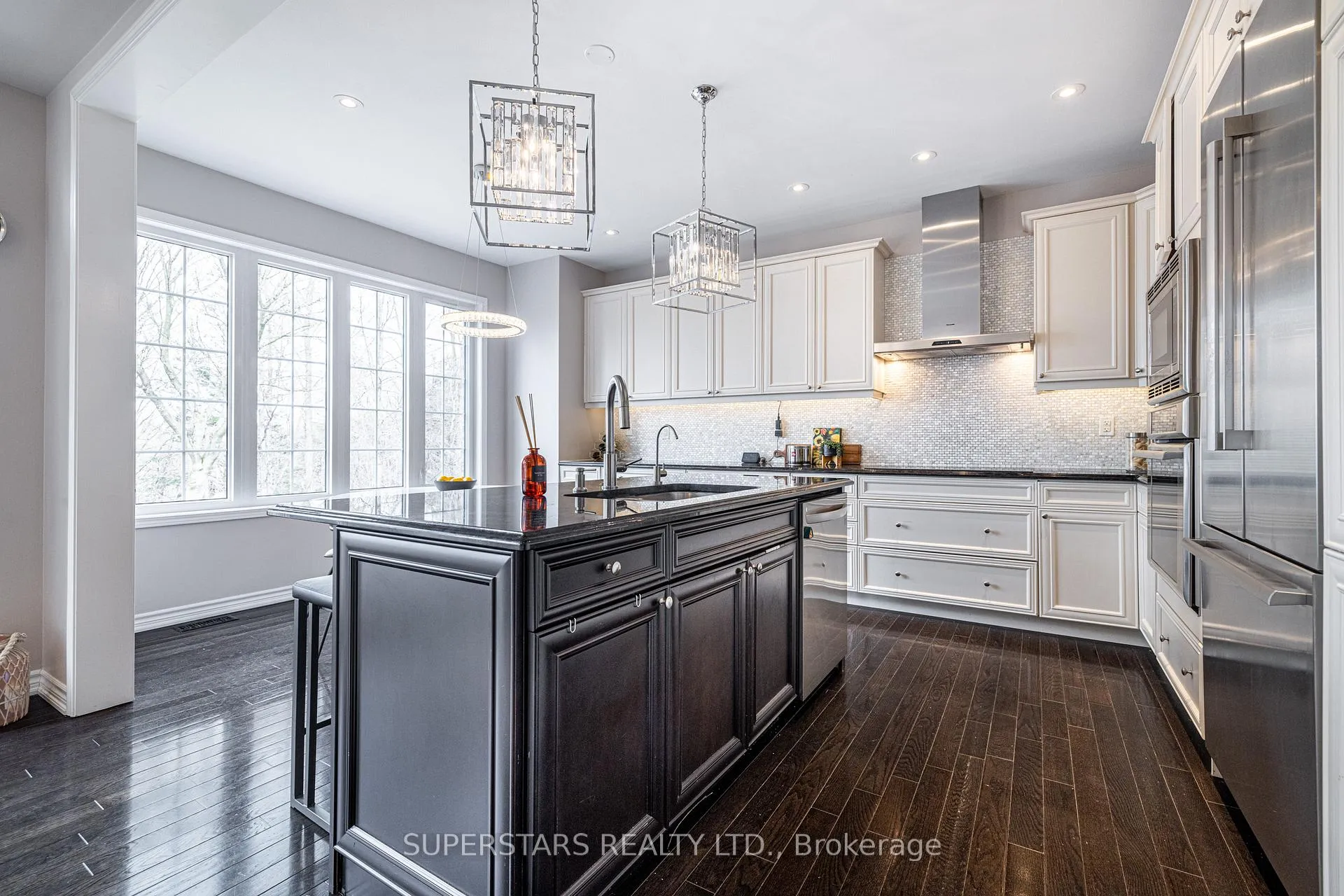 Photo 18 of 333 Thomas Phillips Drive, Aurora, Rural Aurora — HOMEH