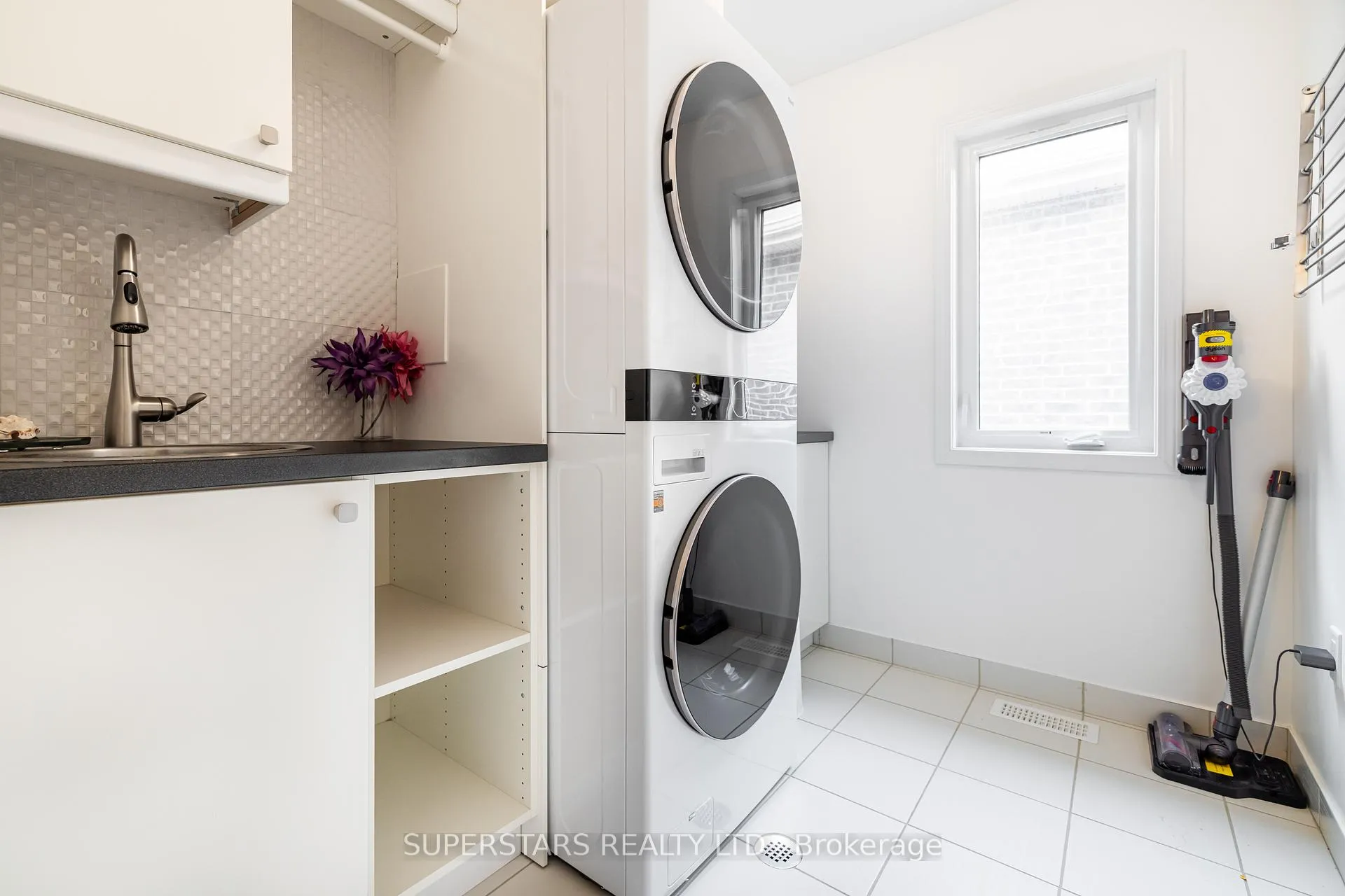 Photo 32 of 333 Thomas Phillips Drive, Aurora, Rural Aurora — HOMEH