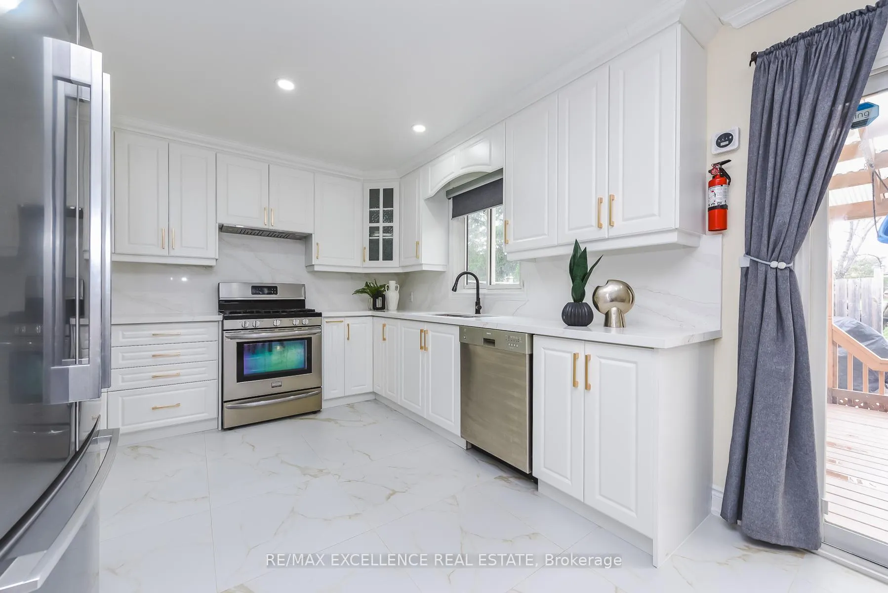 Photo 16 of 89 Castlehill Road, Brampton, Northwood Park — HOMEH