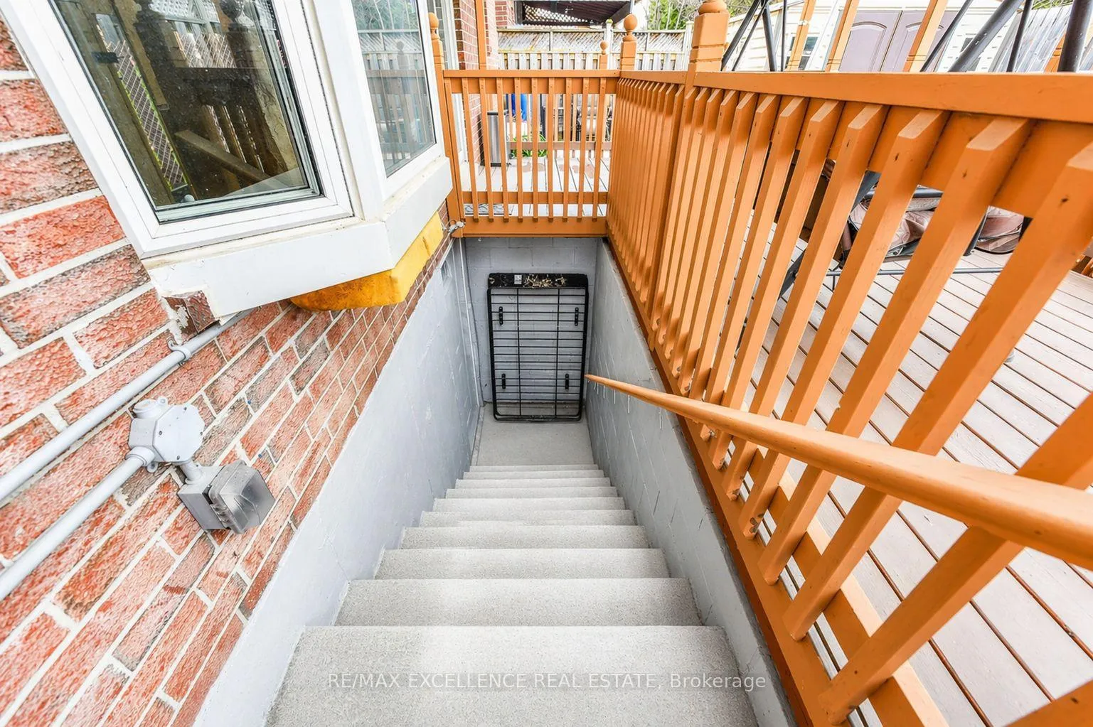Photo 32 of 89 Castlehill Road, Brampton, Northwood Park — HOMEH