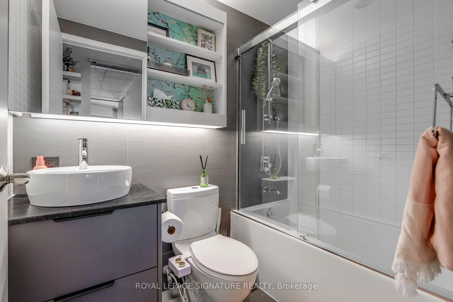 Photo 14 of Unit 1502, 51 Trolley Crescent, Toronto, Moss Park — HOMEH