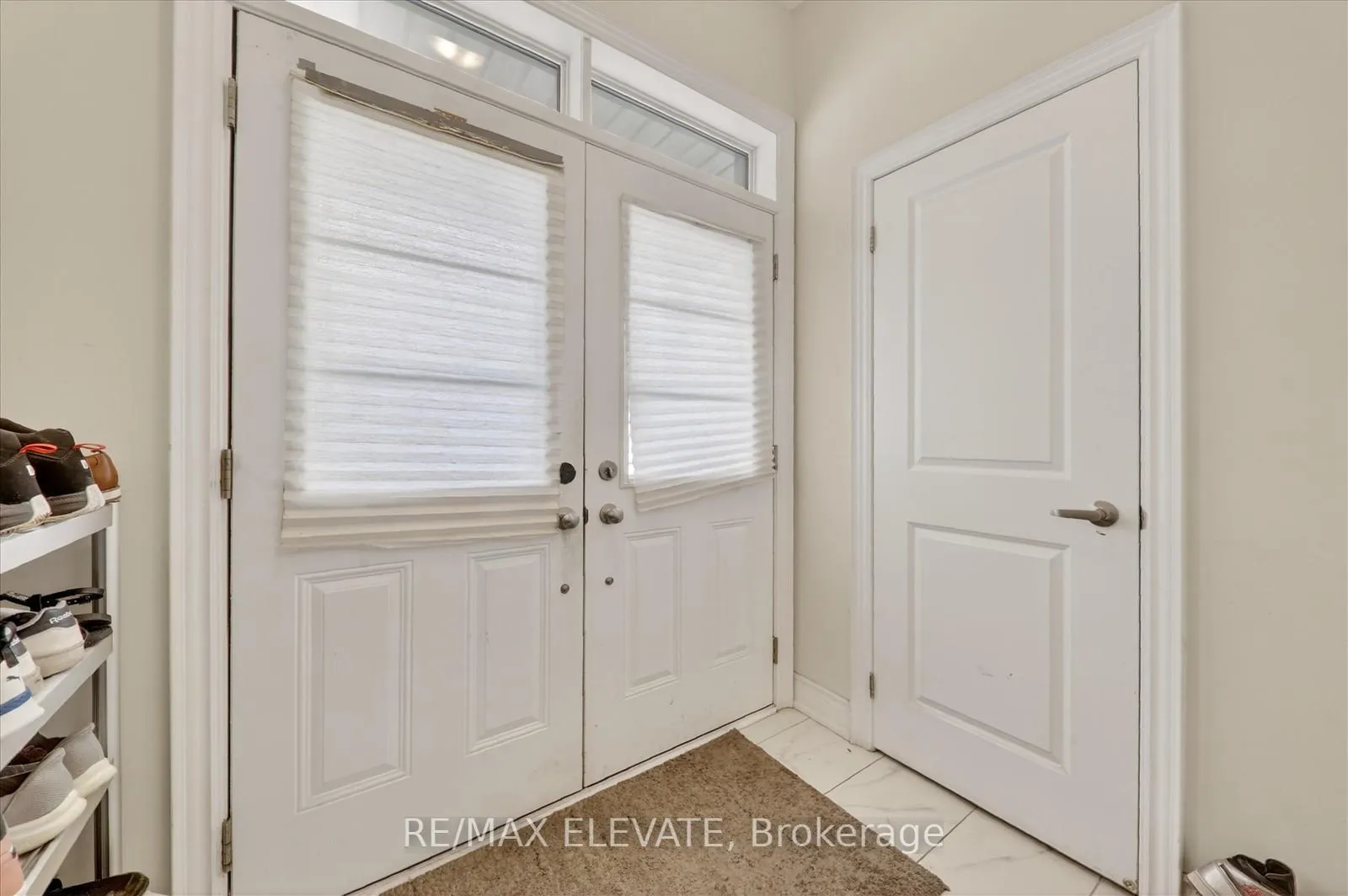 Photo 6 of 23 Reign Lane, Markham, Cedarwood — HOMEH