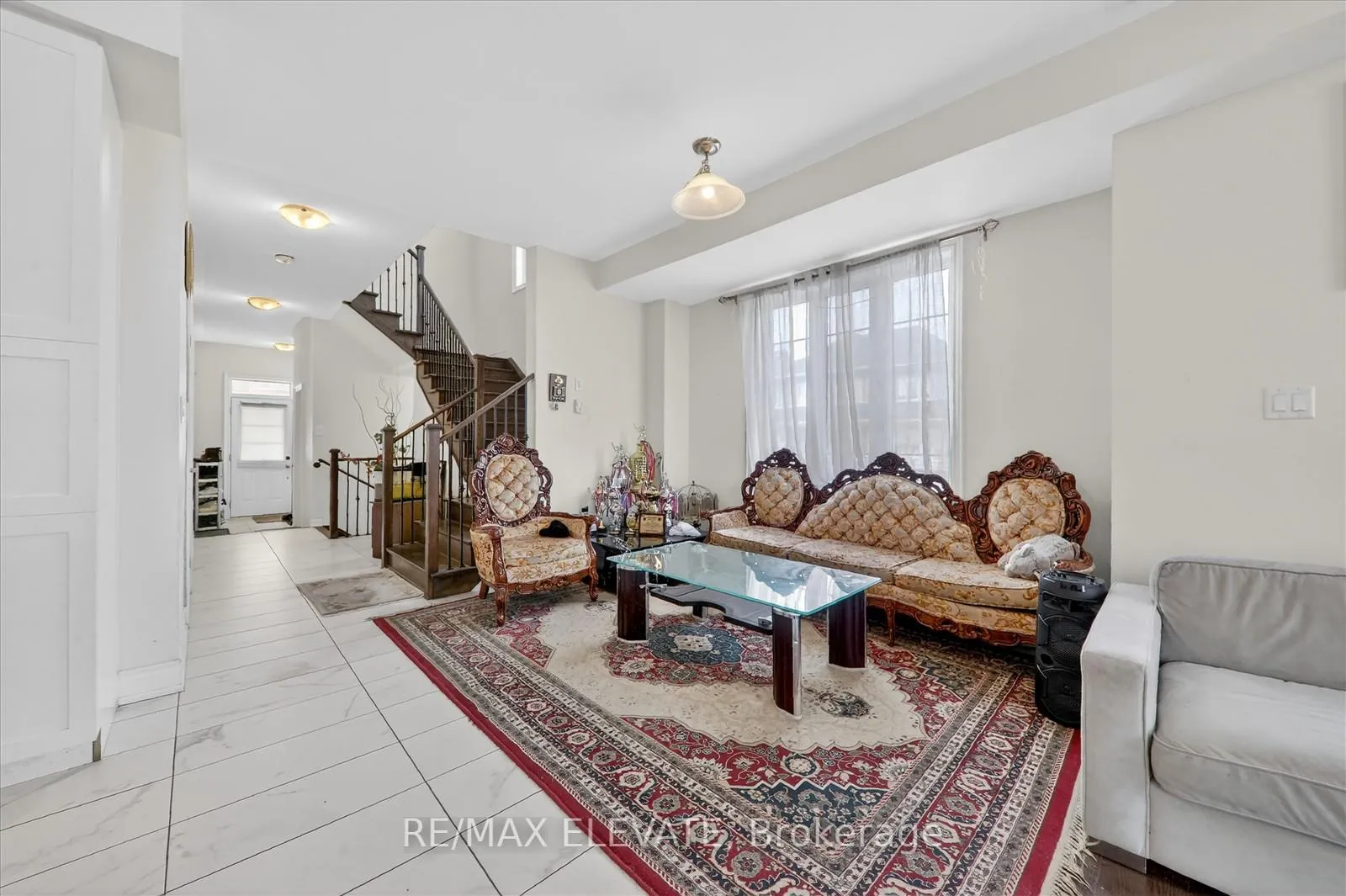 Photo 9 of 23 Reign Lane, Markham, Cedarwood — HOMEH