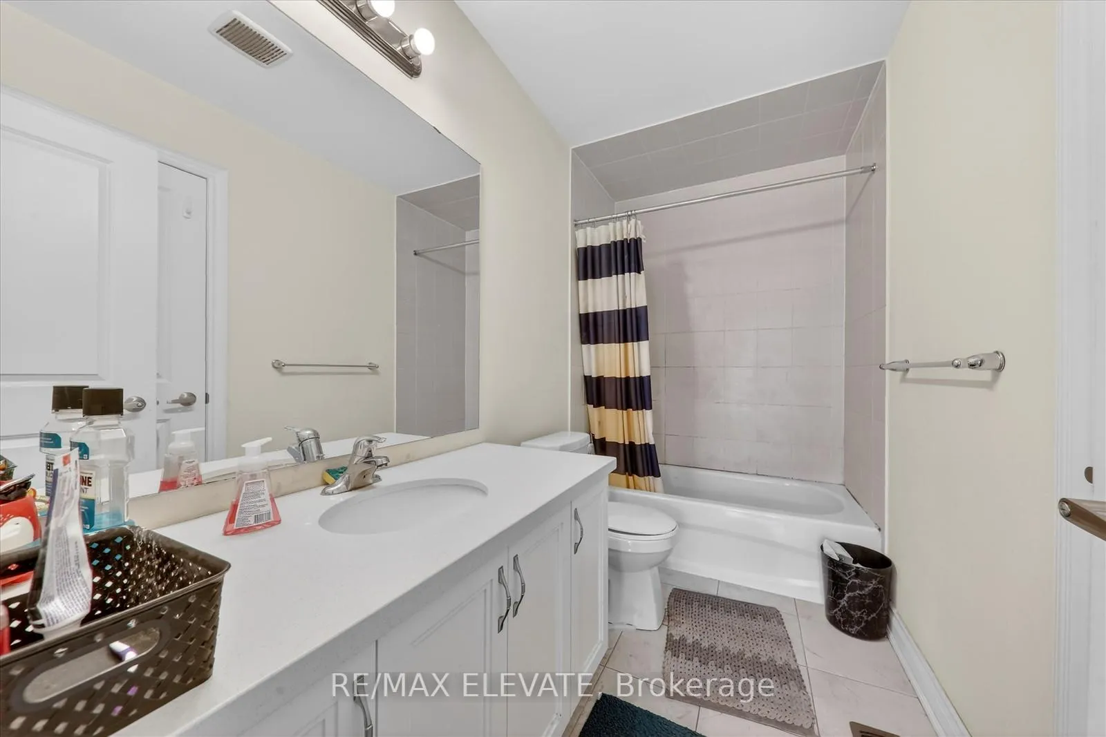 Photo 24 of 23 Reign Lane, Markham, Cedarwood — HOMEH