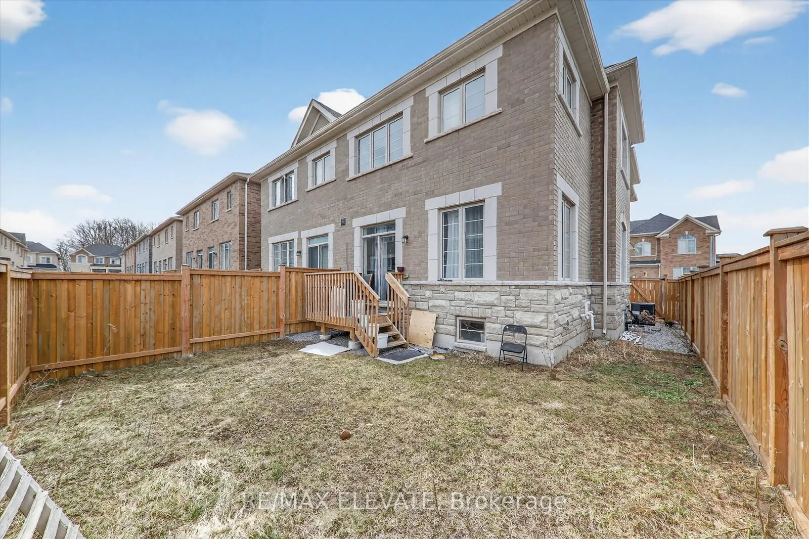 Photo 33 of 23 Reign Lane, Markham, Cedarwood — HOMEH