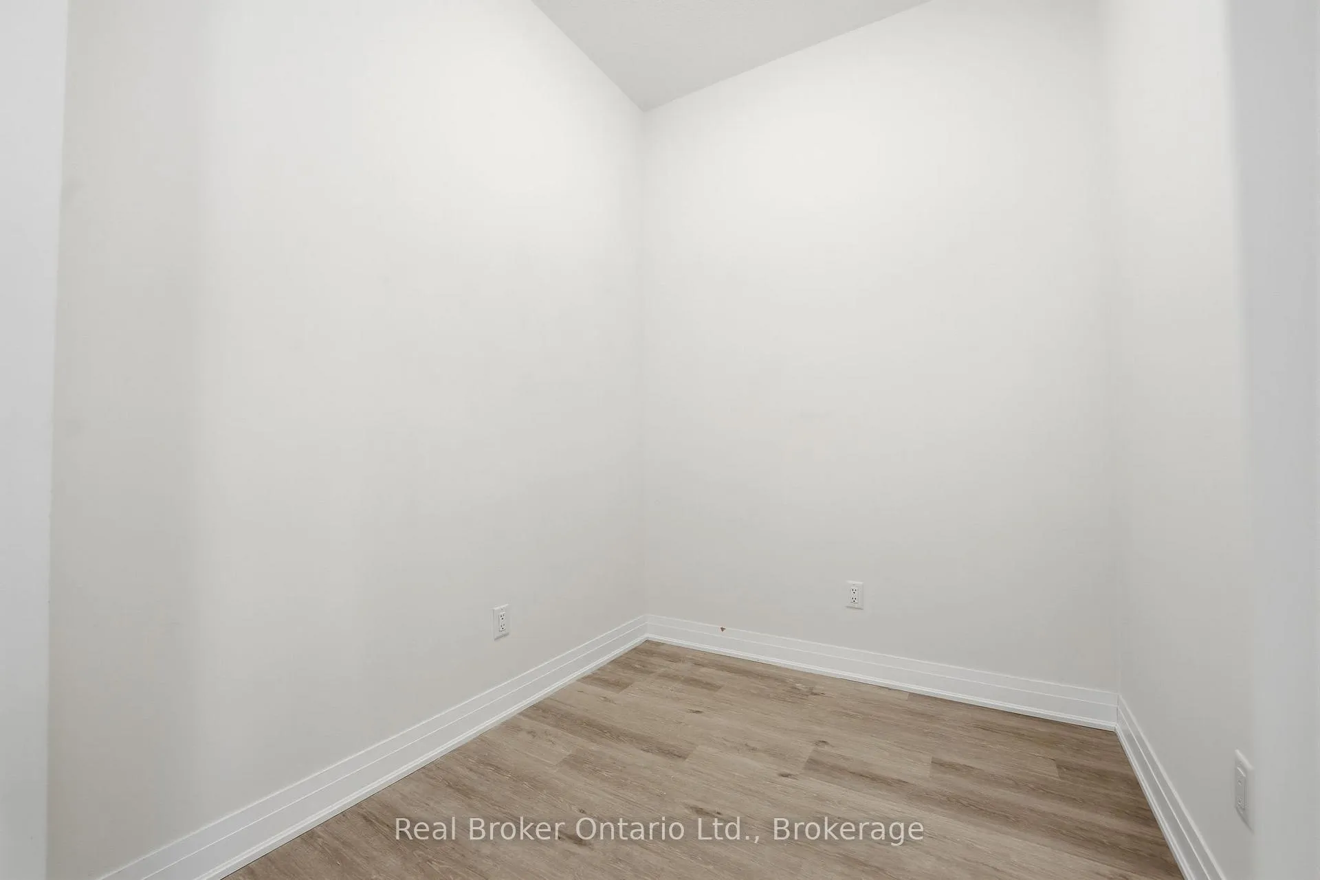Photo 7 of Unit 642, 16 Concord Place, Grimsby, Grimsby Beach — HOMEH
